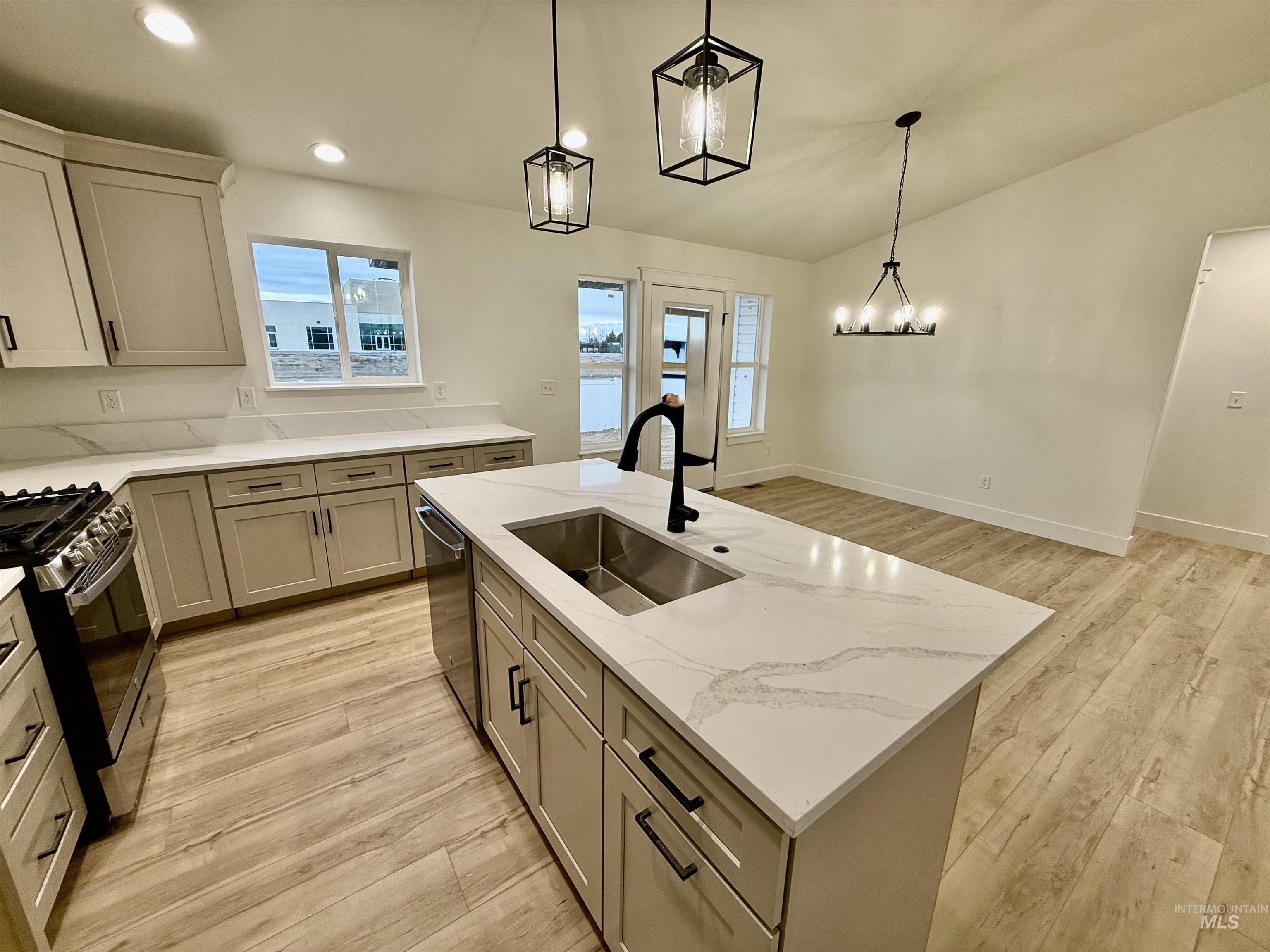 938 Gregory Way, Twin Falls, Idaho 83301, 4 Bedrooms, 2 Bathrooms, Residential For Sale, Price $394,000,MLS 98963544