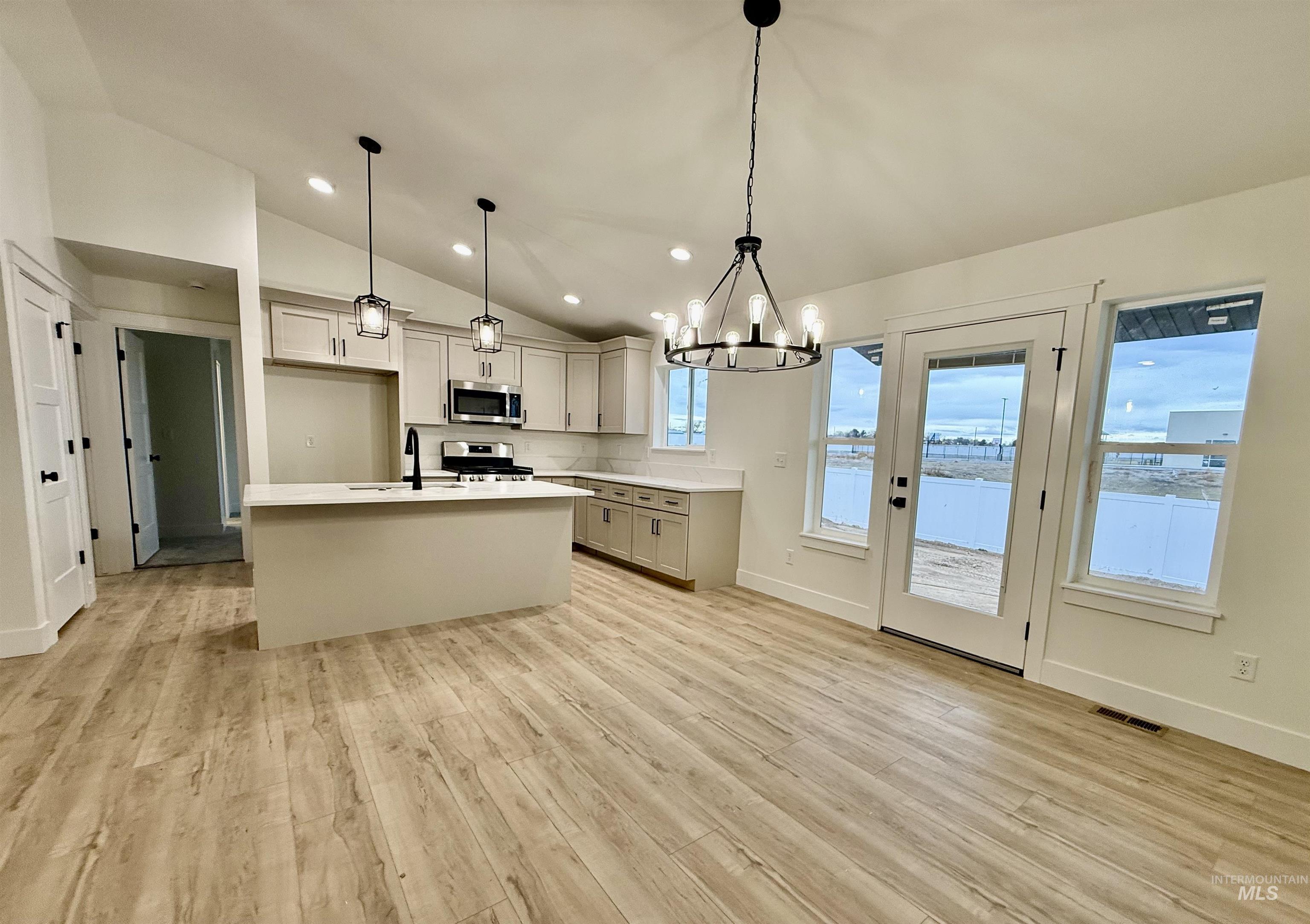 938 Gregory Way, Twin Falls, Idaho 83301, 4 Bedrooms, 2 Bathrooms, Residential For Sale, Price $394,000,MLS 98963544