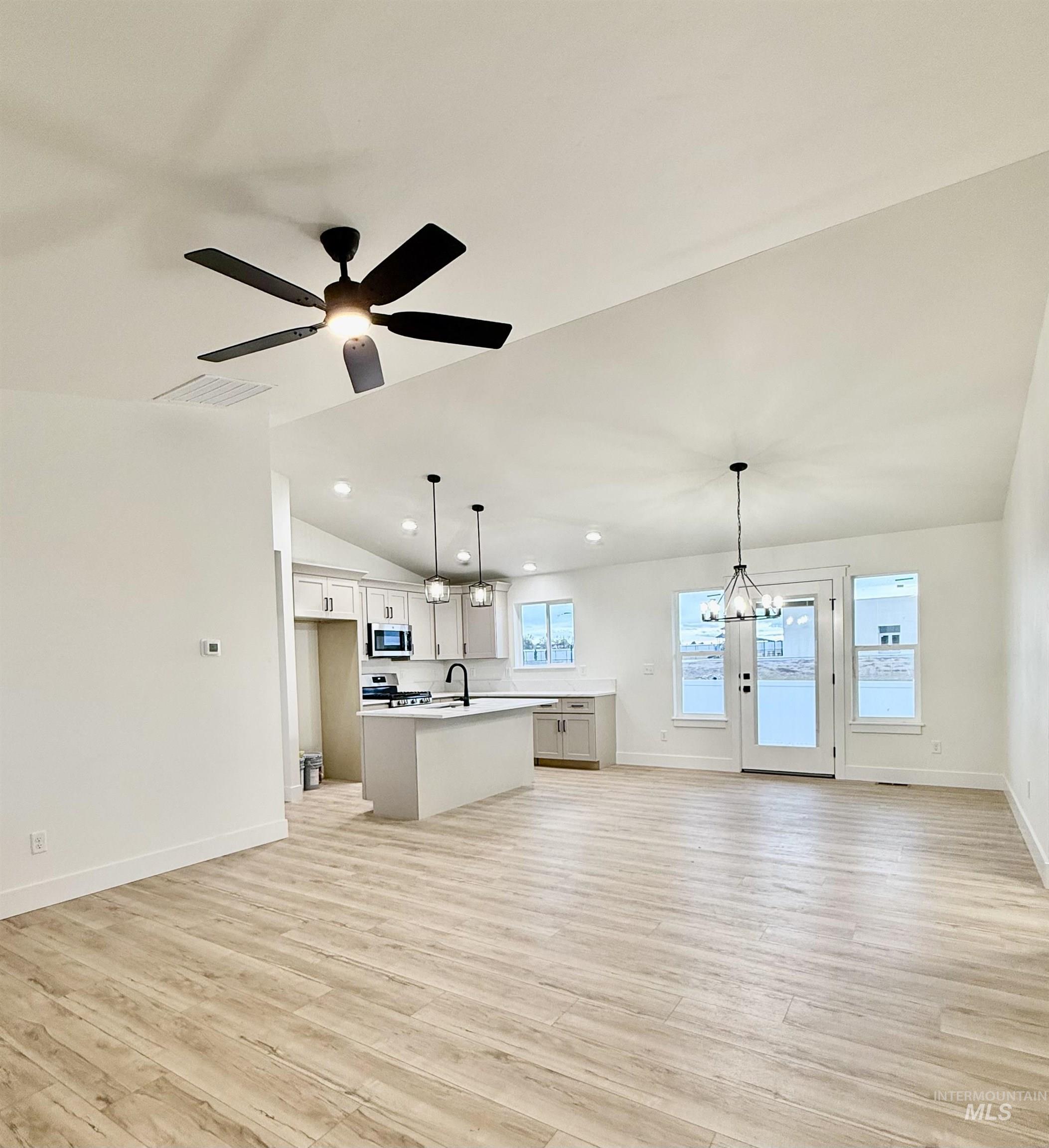 938 Gregory Way, Twin Falls, Idaho 83301, 4 Bedrooms, 2 Bathrooms, Residential For Sale, Price $394,000,MLS 98963544