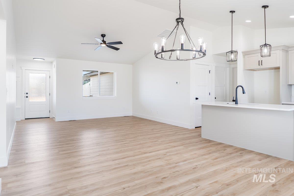 938 Gregory Way, Twin Falls, Idaho 83301, 4 Bedrooms, 2 Bathrooms, Residential For Sale, Price $389,900,MLS 98963544