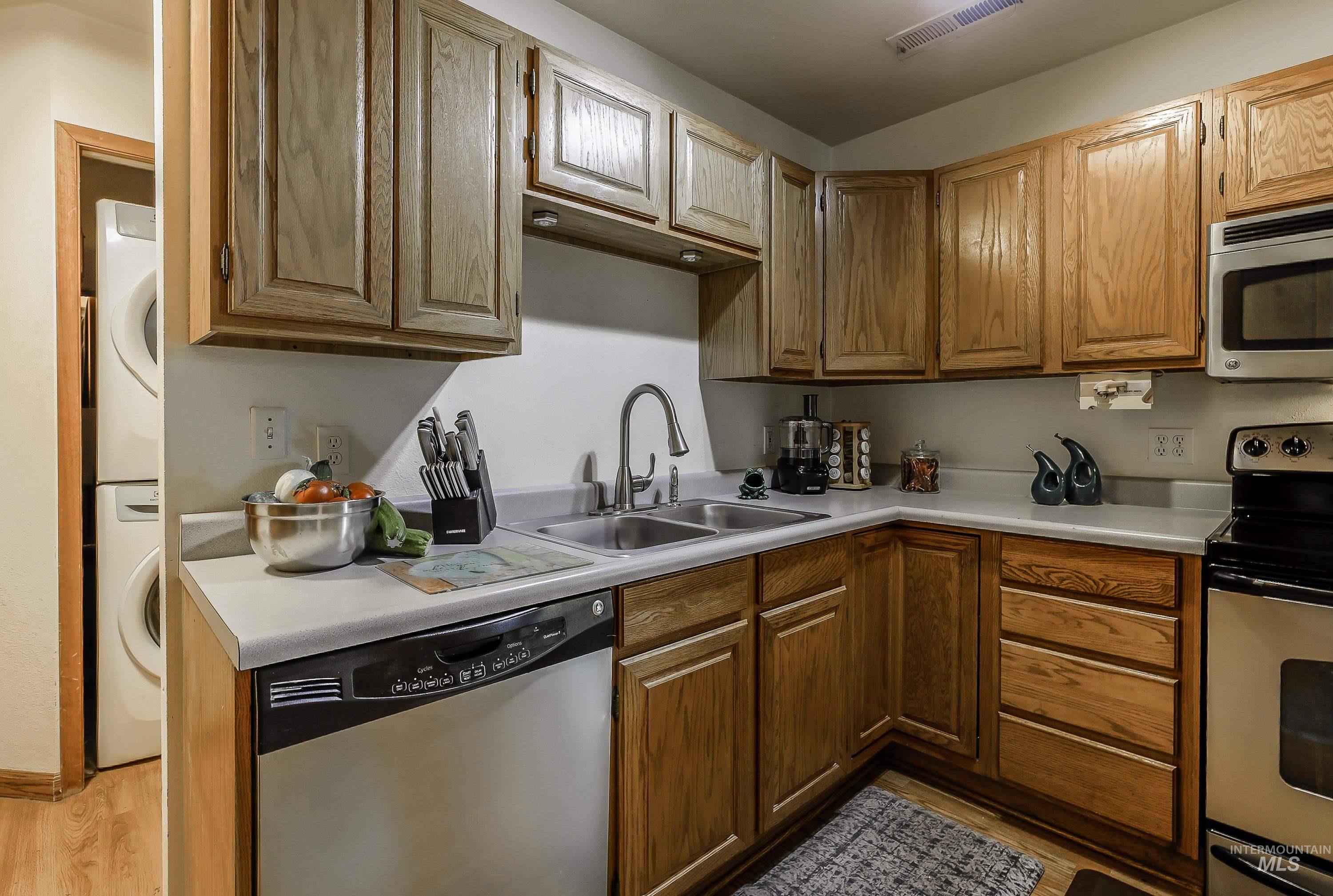 1103 18th Ave., Clarkston, Washington 99403, 2 Bedrooms, 1 Bathroom, Residential For Sale, Price $325,000,MLS 98963551