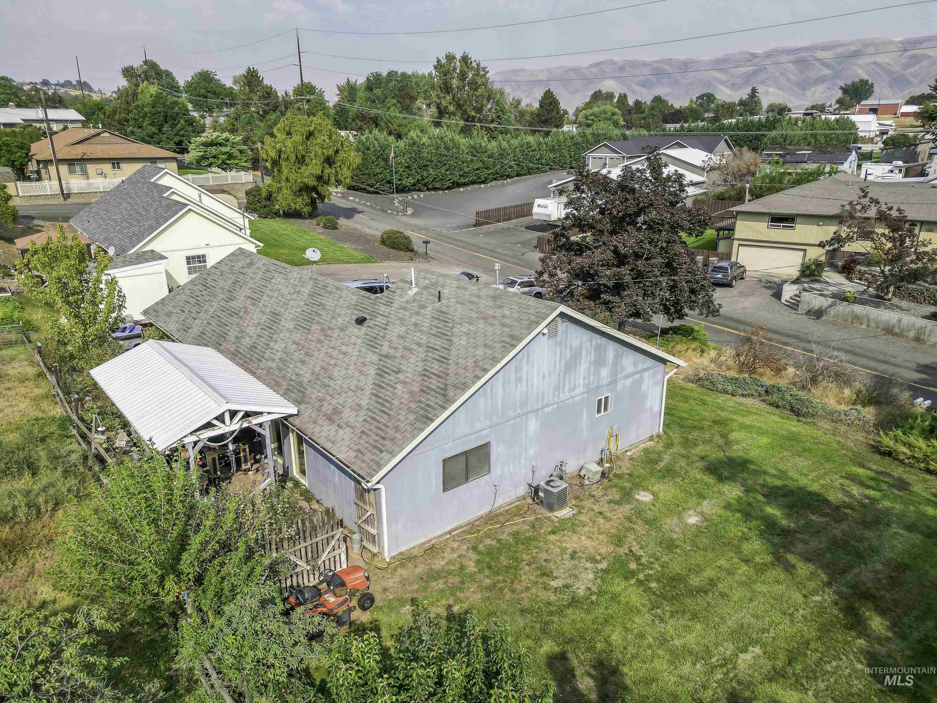 1103 18th Ave., Clarkston, Washington 99403, 2 Bedrooms, 1 Bathroom, Residential For Sale, Price $325,000,MLS 98963551