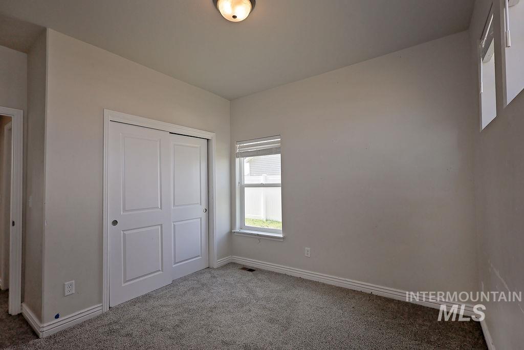 407 Southwood Ave W, Twin Falls, Idaho 83301, 4 Bedrooms, 2 Bathrooms, Residential For Sale, Price $355,000, 98963560