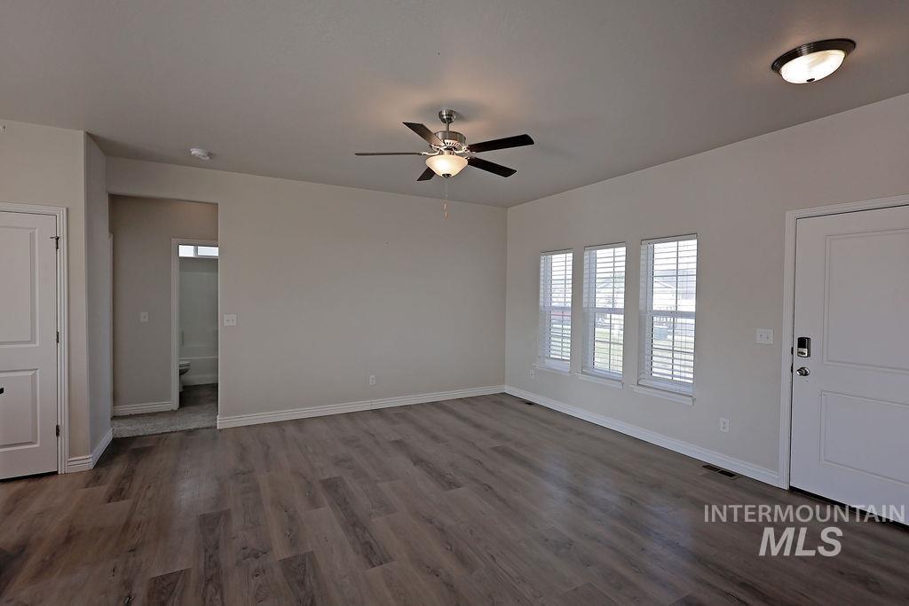 407 Southwood Ave W, Twin Falls, Idaho 83301, 4 Bedrooms, 2 Bathrooms, Residential For Sale, Price $355,000, 98963560