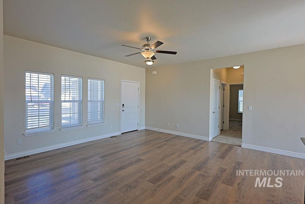 407 Southwood Ave W, Twin Falls, Idaho 83301, 4 Bedrooms, 2 Bathrooms, Residential For Sale, Price $355,000, 98963560