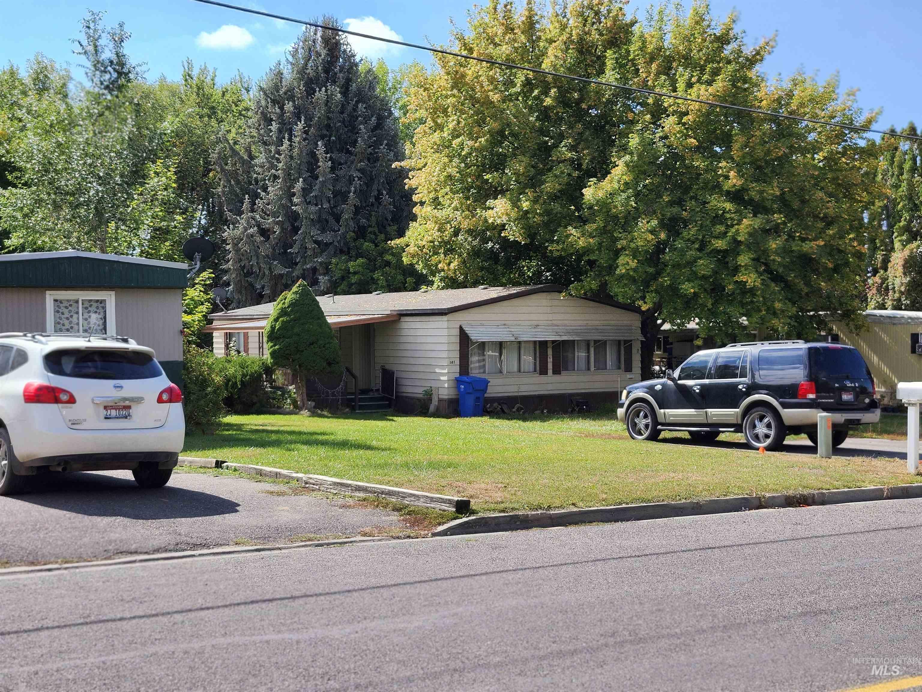 131&141 10th Ave E, Jerome, Idaho 83338, Residential Income For Sale, Price $399,000,MLS 98963592