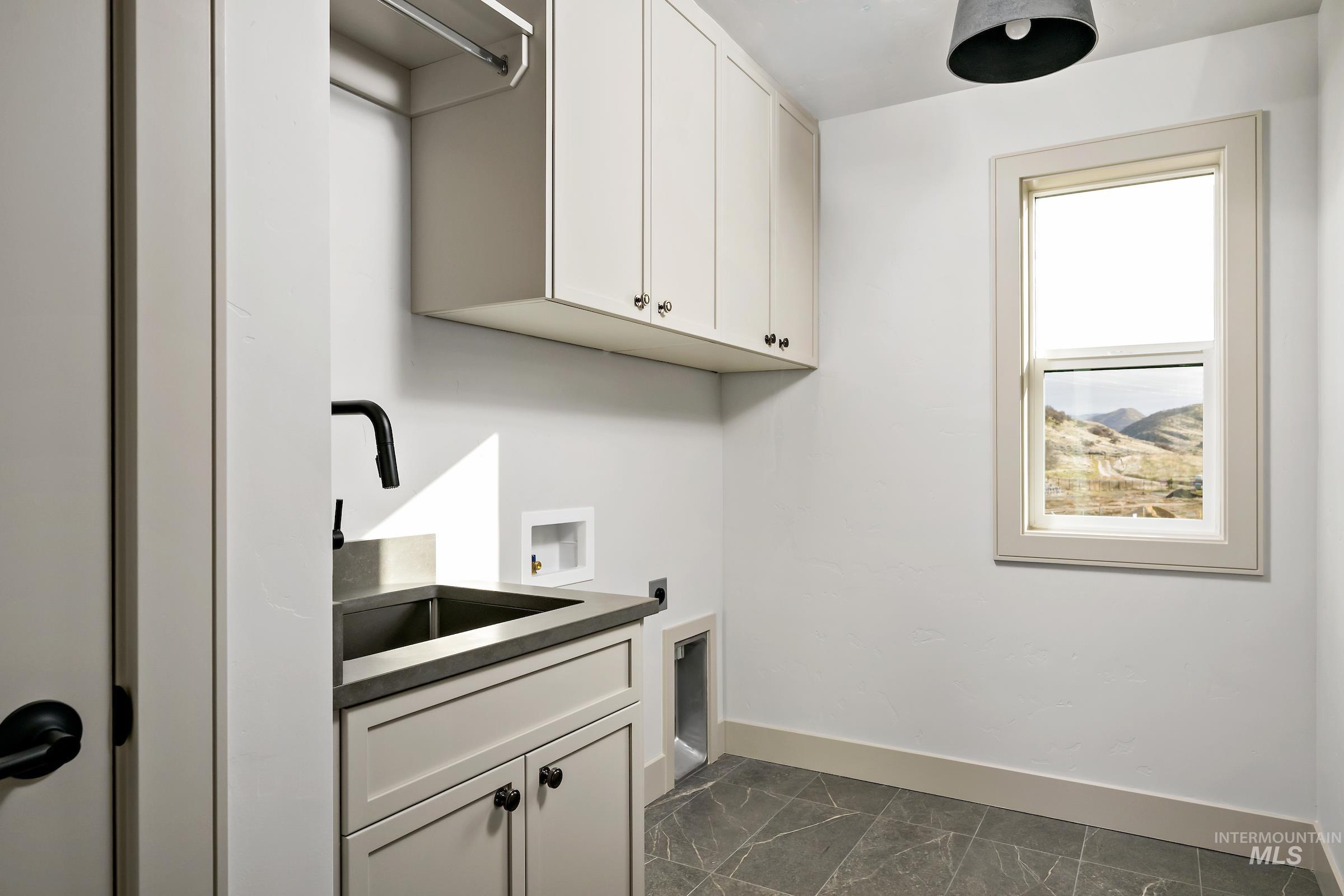 11696 N Rabbitbrush Way, Boise, Idaho 83714, 3 Bedrooms, 2.5 Bathrooms, Residential For Sale, Price $924,900,MLS 98963607