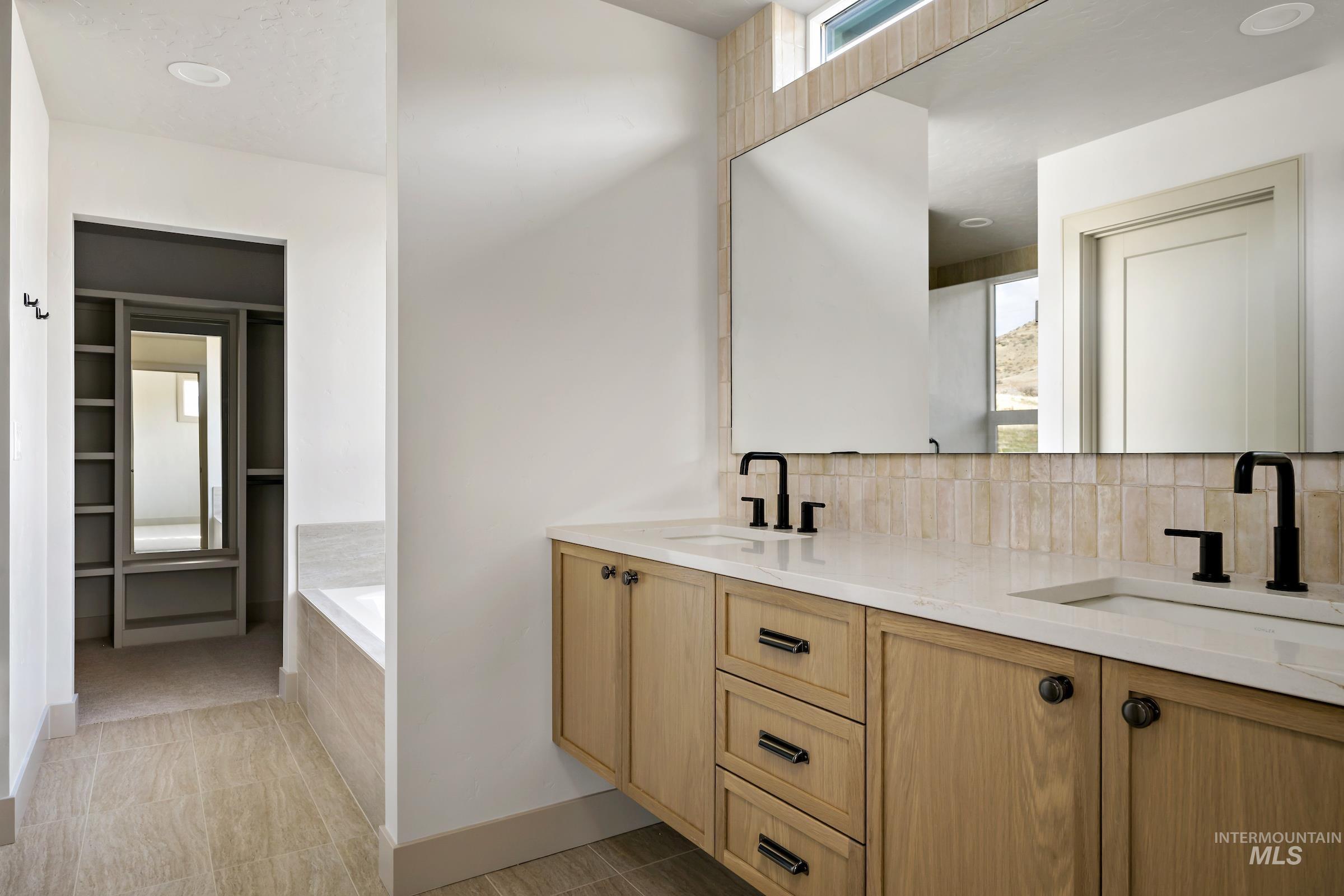 11696 N Rabbitbrush Way, Boise, Idaho 83714, 3 Bedrooms, 2.5 Bathrooms, Residential For Sale, Price $924,900,MLS 98963607