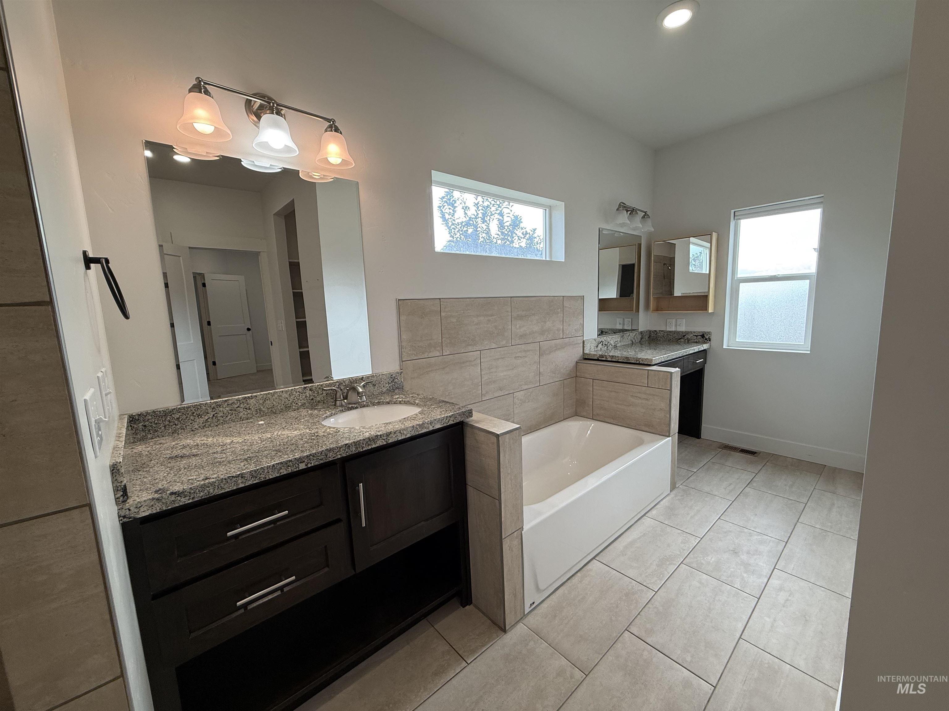 1011 Thunder Mountain St, Kimberly, Idaho 83341-5373, 3 Bedrooms, 2.5 Bathrooms, Residential For Sale, Price $437,500,MLS 98963612