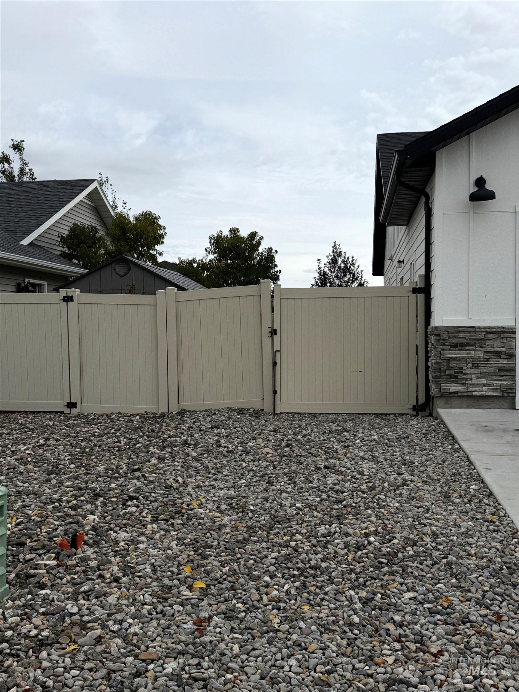 1011 Thunder Mountain St, Kimberly, Idaho 83341-5373, 3 Bedrooms, 2.5 Bathrooms, Residential For Sale, Price $437,500,MLS 98963612