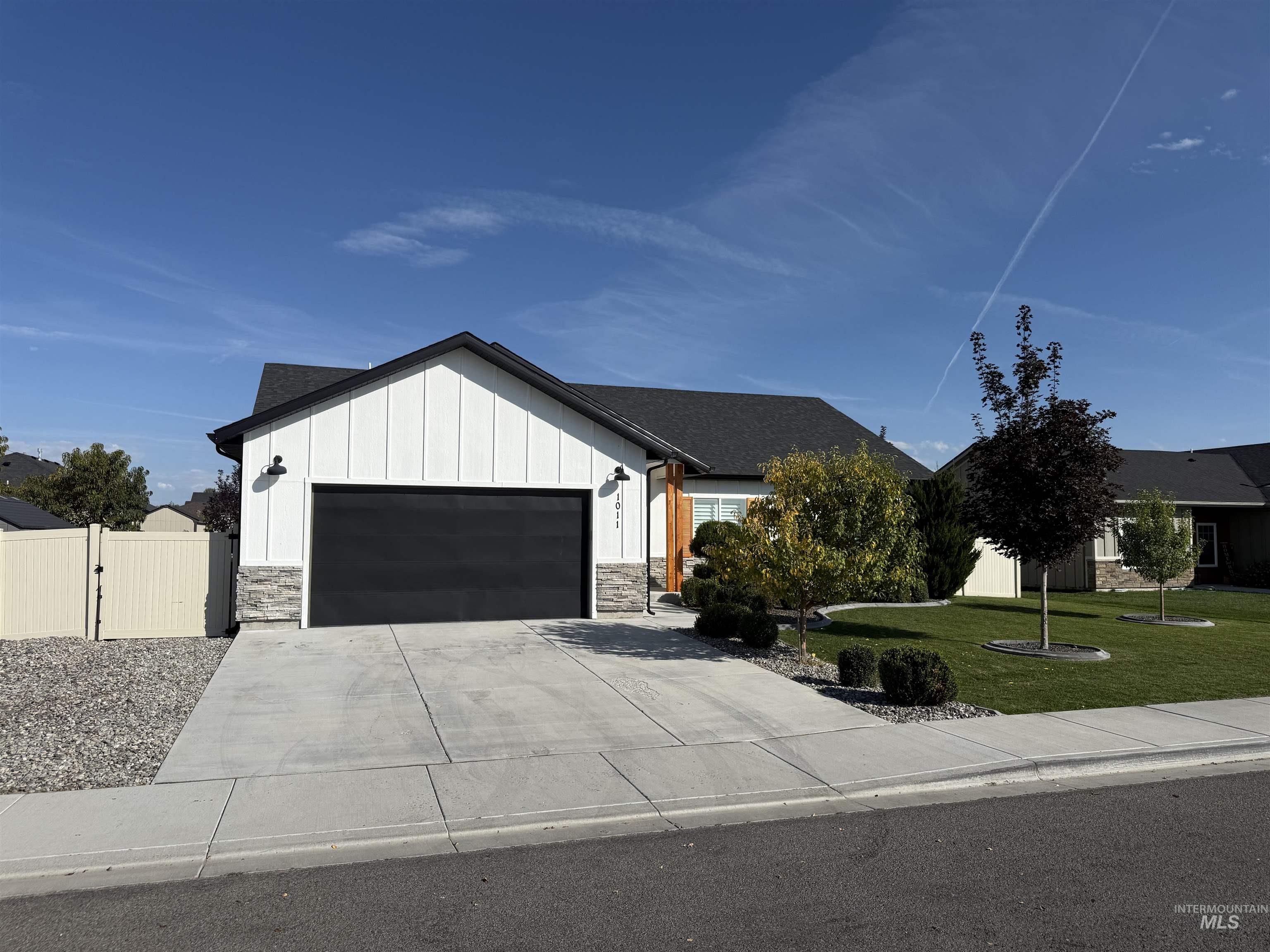 1011 Thunder Mountain St, Kimberly, Idaho 83341-5373, 3 Bedrooms, 2.5 Bathrooms, Residential For Sale, Price $437,500,MLS 98963612