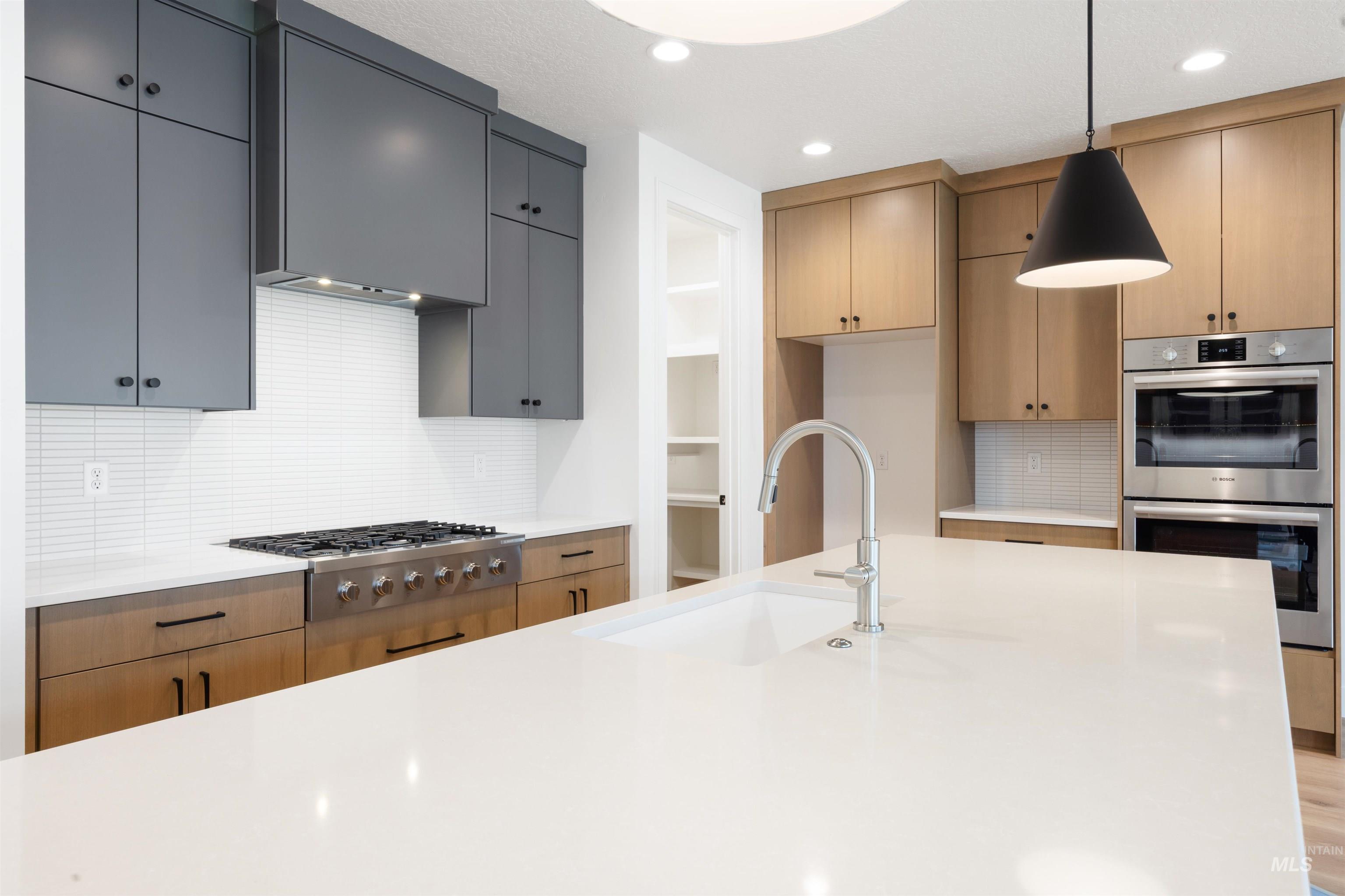 270 N Hunter Creek Ave, Eagle, Idaho 83616, 4 Bedrooms, 2.5 Bathrooms, Residential For Sale, Price $1,110,000, 98963614