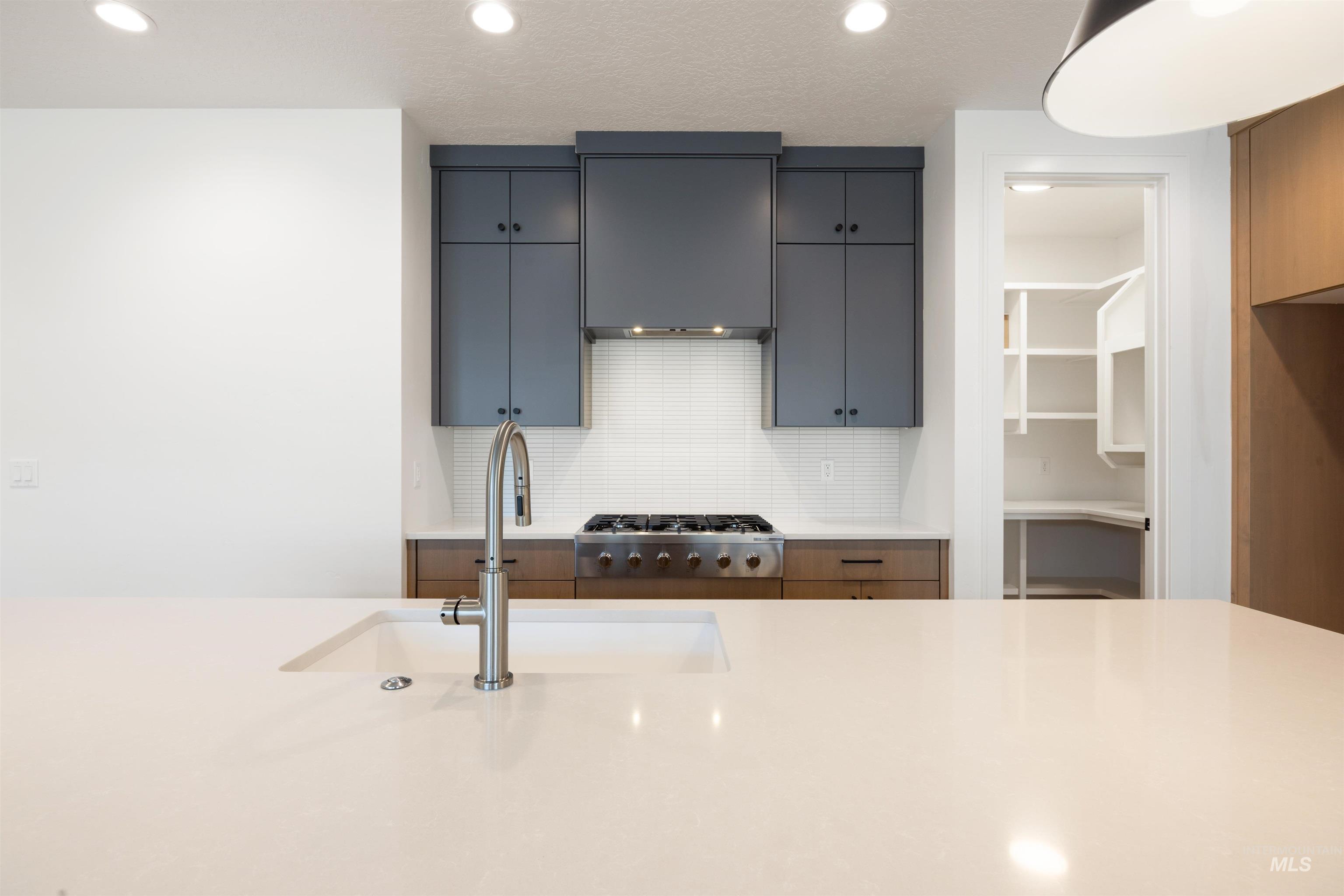 270 N Hunter Creek Ave, Eagle, Idaho 83616, 4 Bedrooms, 2.5 Bathrooms, Residential For Sale, Price $1,110,000, 98963614