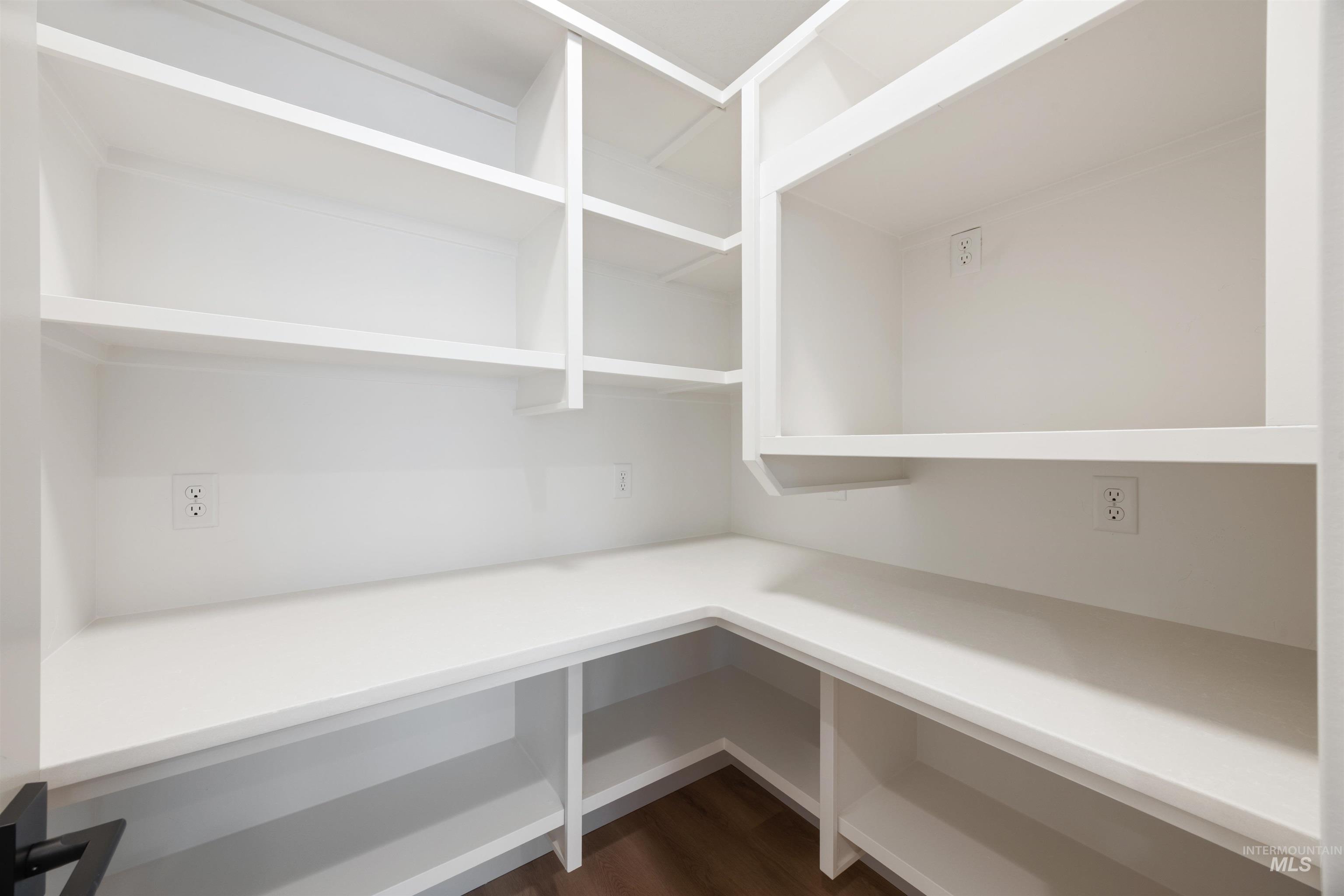 270 N Hunter Creek Ave, Eagle, Idaho 83616, 4 Bedrooms, 2.5 Bathrooms, Residential For Sale, Price $1,110,000, 98963614