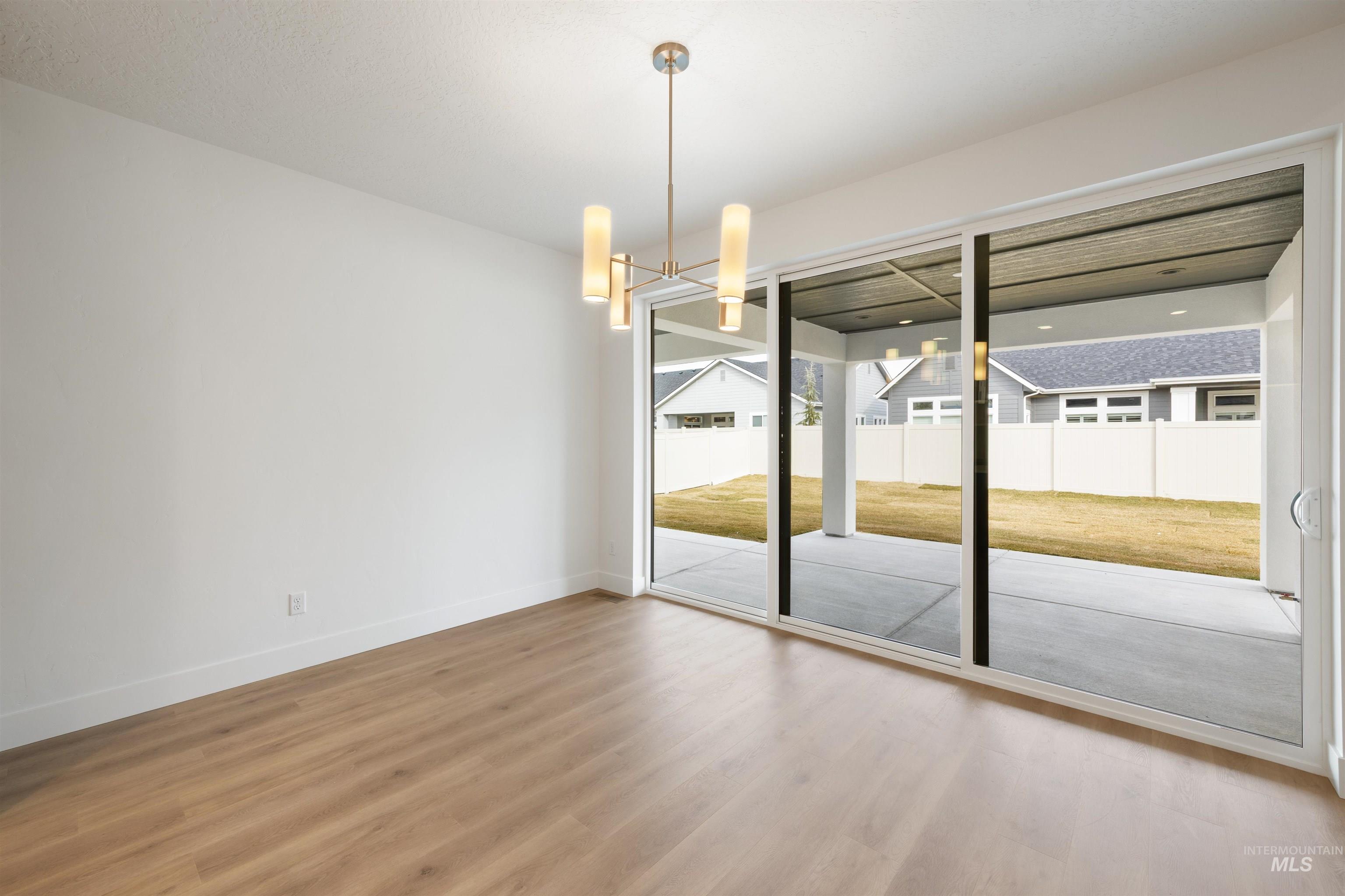 270 N Hunter Creek Ave, Eagle, Idaho 83616, 4 Bedrooms, 2.5 Bathrooms, Residential For Sale, Price $1,110,000, 98963614