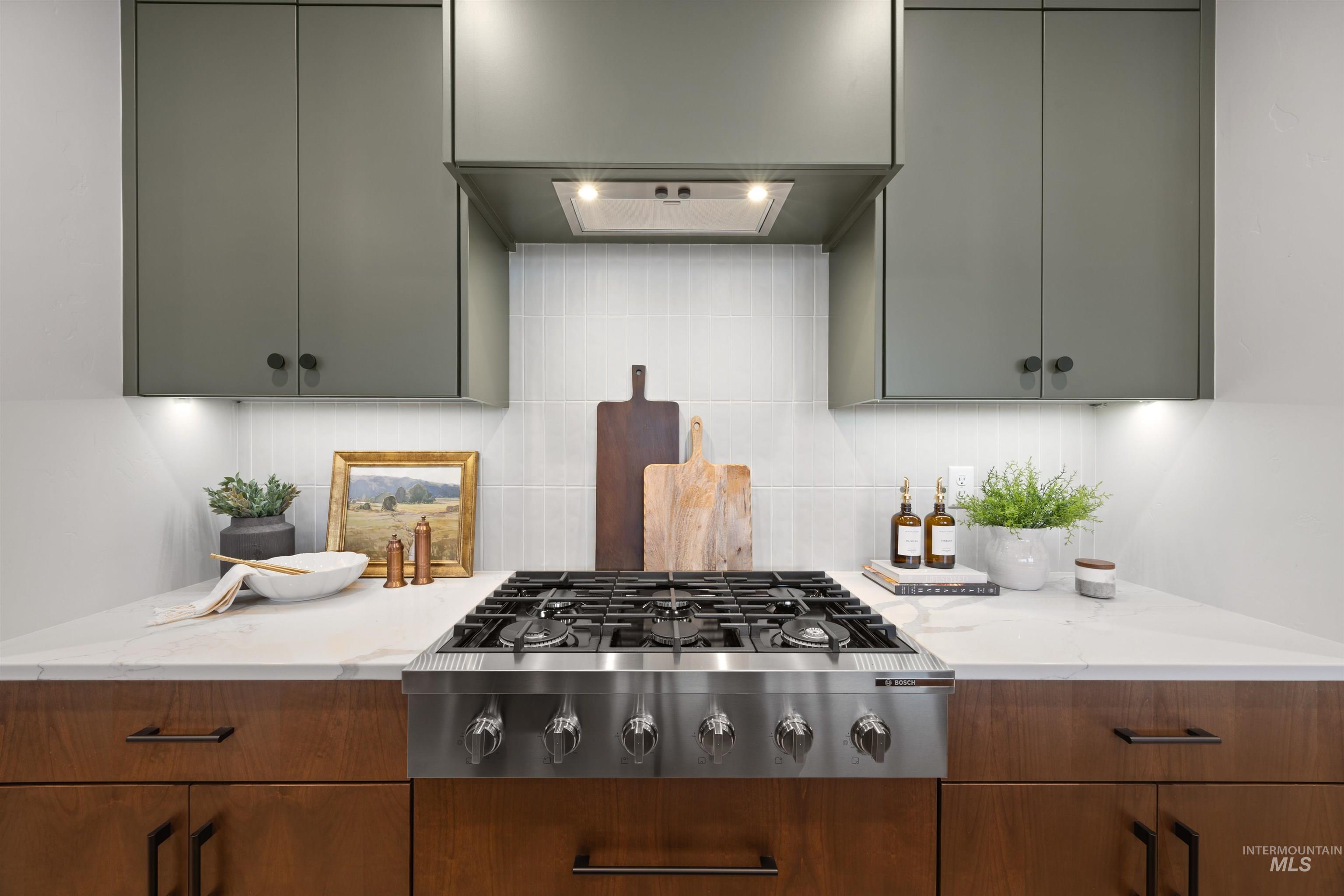 270 N Hunter Creek Ave, Eagle, Idaho 83616, 4 Bedrooms, 2.5 Bathrooms, Residential For Sale, Price $1,110,000,MLS 98963614