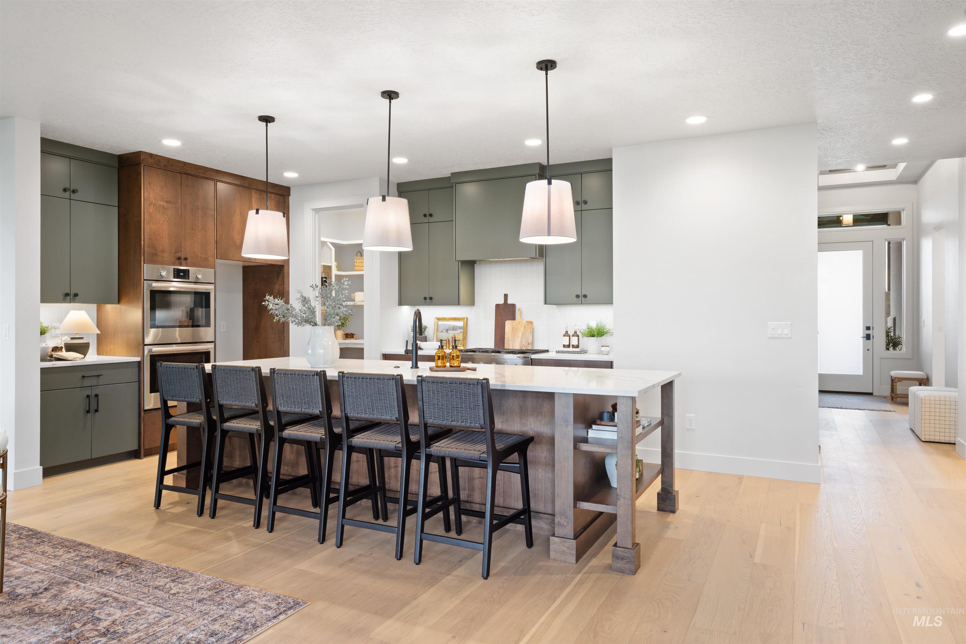 270 N Hunter Creek Ave, Eagle, Idaho 83616, 4 Bedrooms, 2.5 Bathrooms, Residential For Sale, Price $1,110,000,MLS 98963614