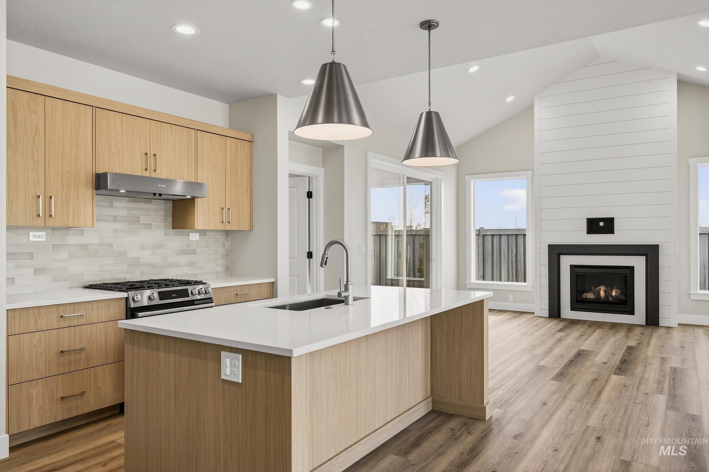 18177 Cinder Brook Ave, Nampa, Idaho 83687, 3 Bedrooms, 2.5 Bathrooms, Residential For Sale, Price $474,900,MLS 98963644