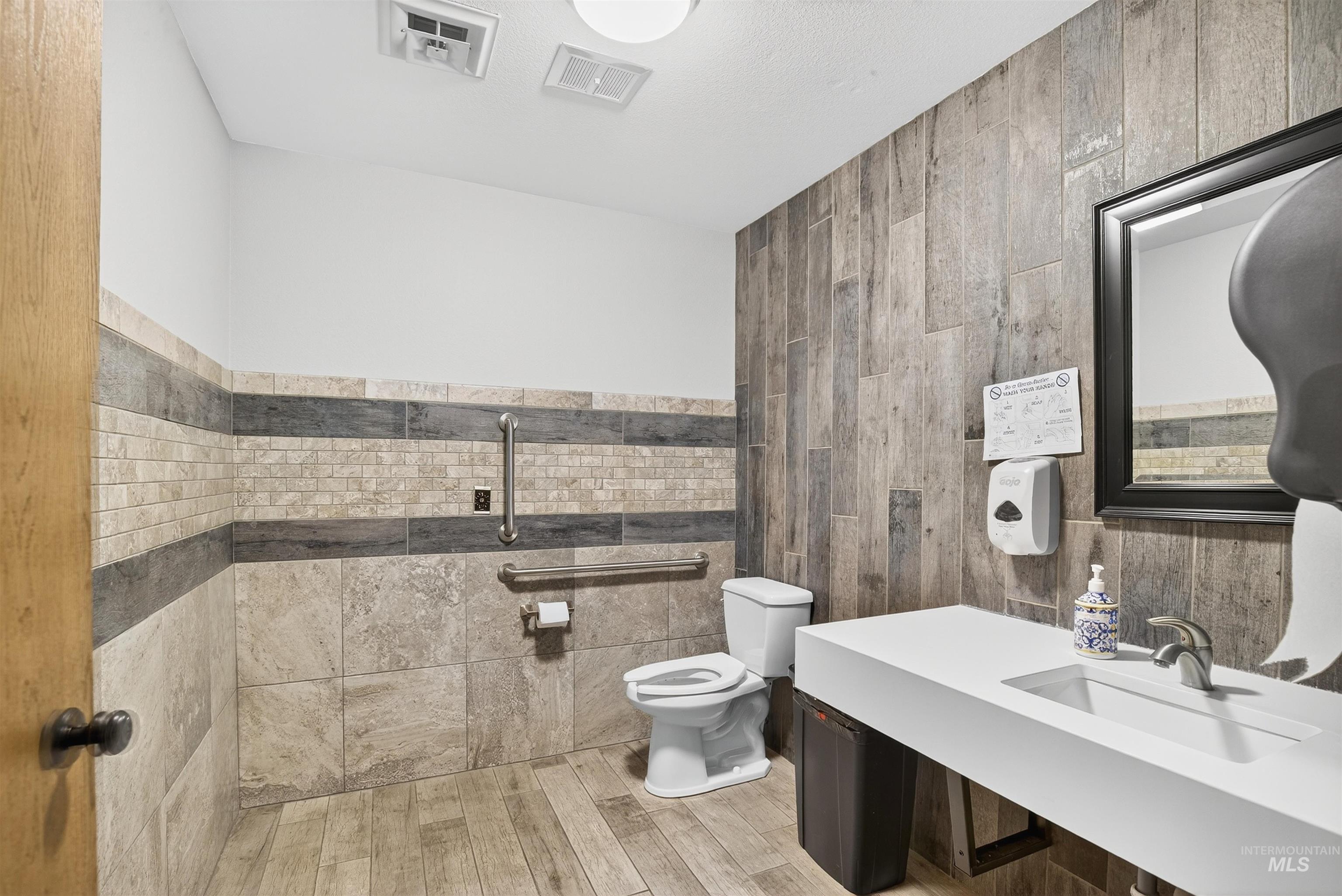 744 5th Street, Clarkston, Washington 99403, Business/Commercial For Sale, Price $970,000, 98963657