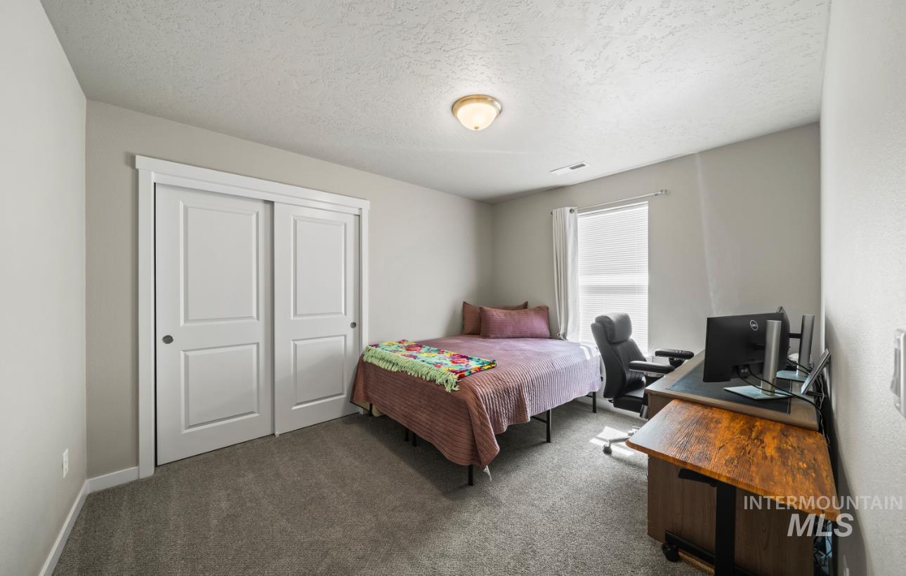 12443 Varga St., Caldwell, Idaho 83607, 3 Bedrooms, 2 Bathrooms, Residential For Sale, Price $404,000,MLS 98963663