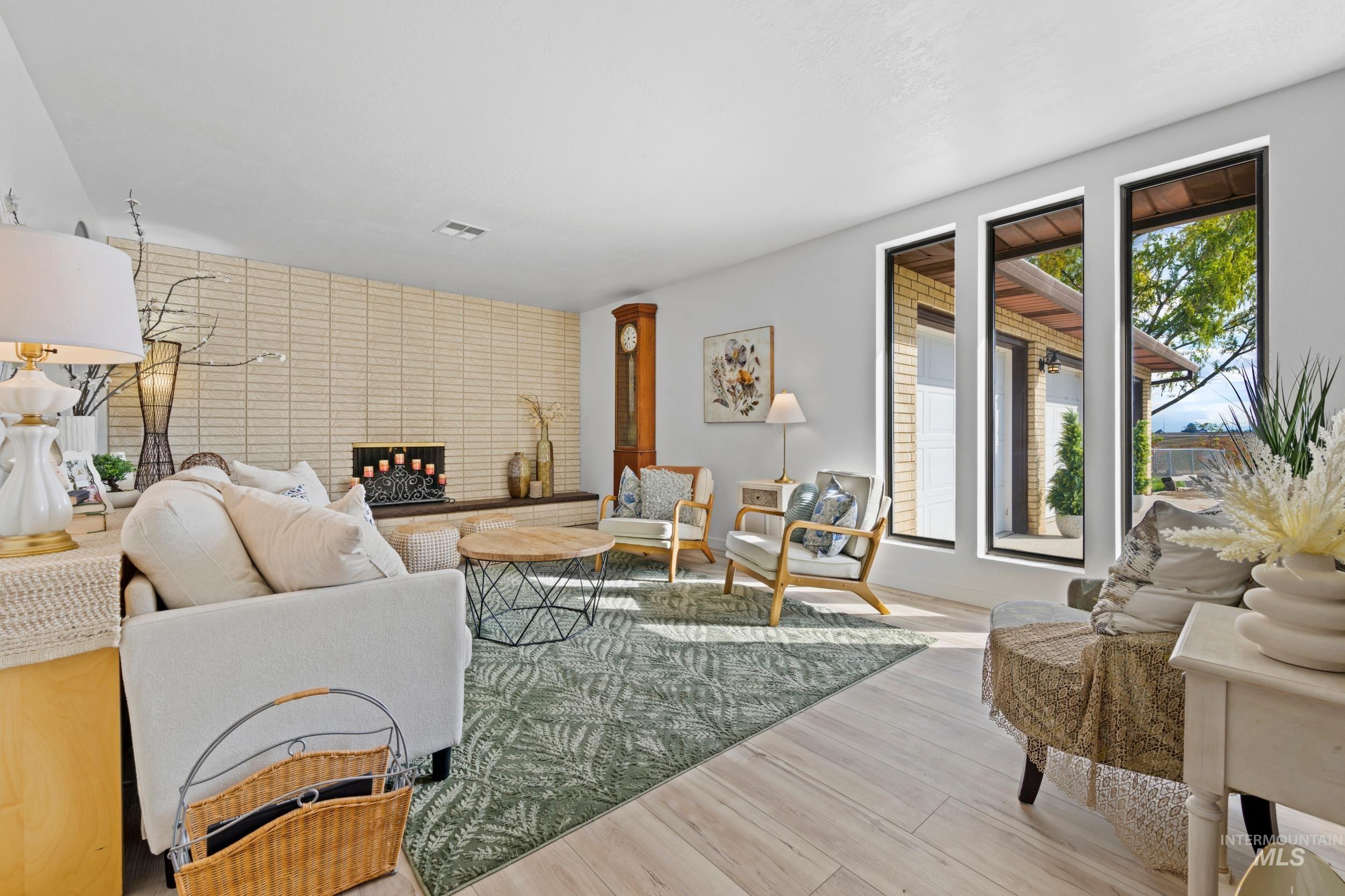 15698 Yoder Ave, Caldwell, Idaho 83607, 7 Bedrooms, 3.5 Bathrooms, Residential For Sale, Price $970,000,MLS 98963685