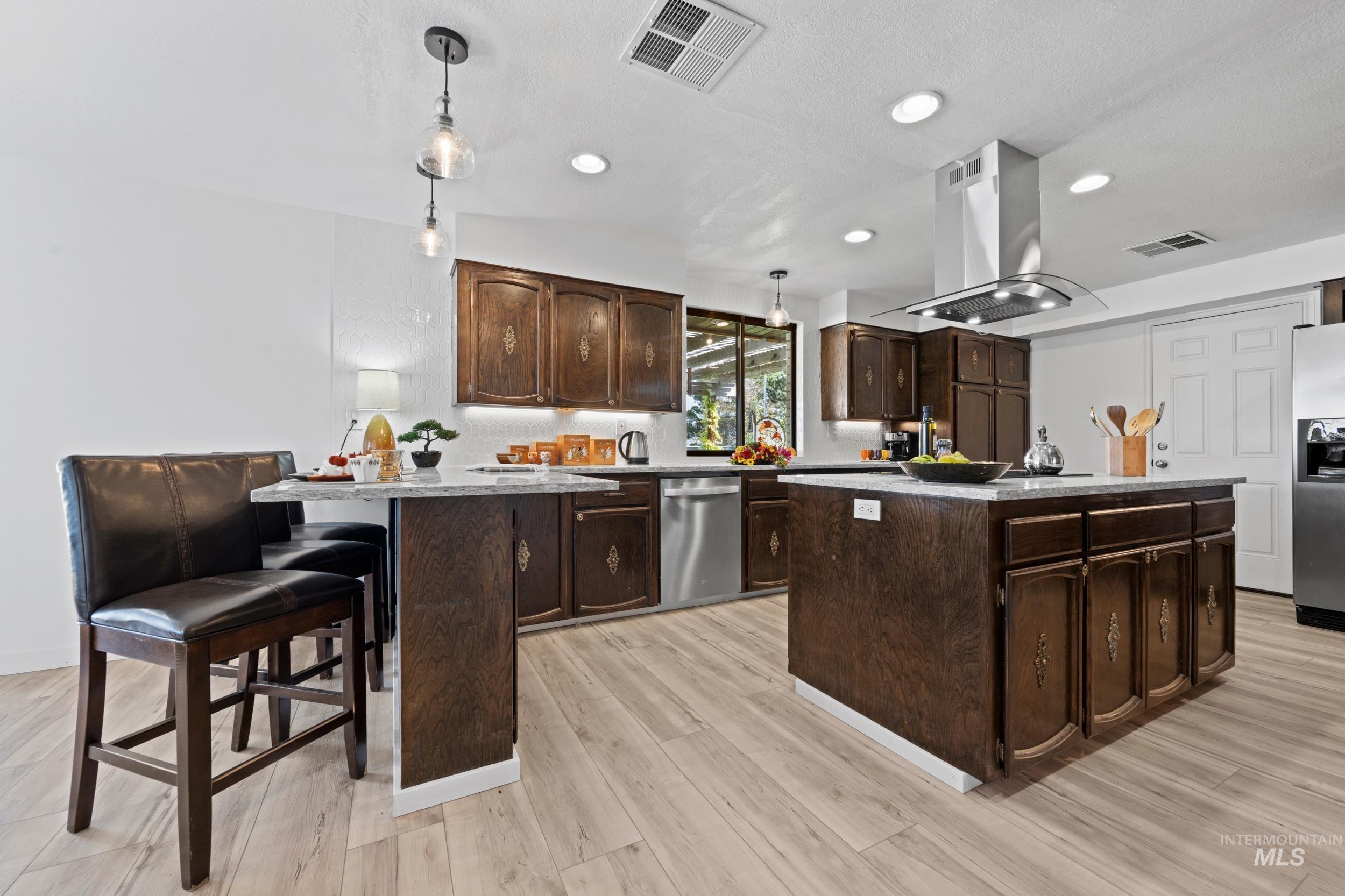 15698 Yoder Ave, Caldwell, Idaho 83607, 7 Bedrooms, 3.5 Bathrooms, Residential For Sale, Price $970,000,MLS 98963685