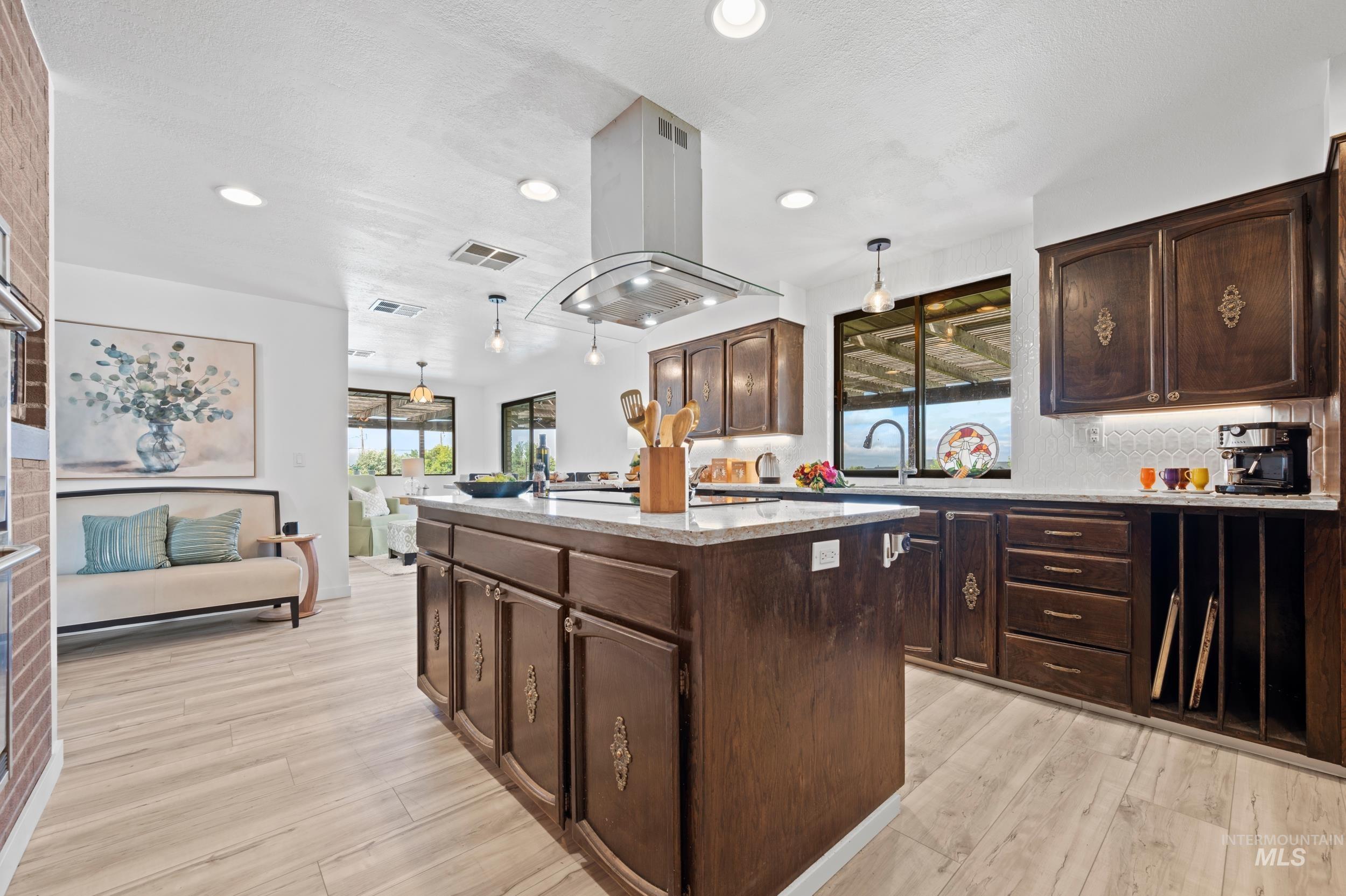 15698 Yoder Ave, Caldwell, Idaho 83607, 7 Bedrooms, 3.5 Bathrooms, Residential For Sale, Price $970,000,MLS 98963685