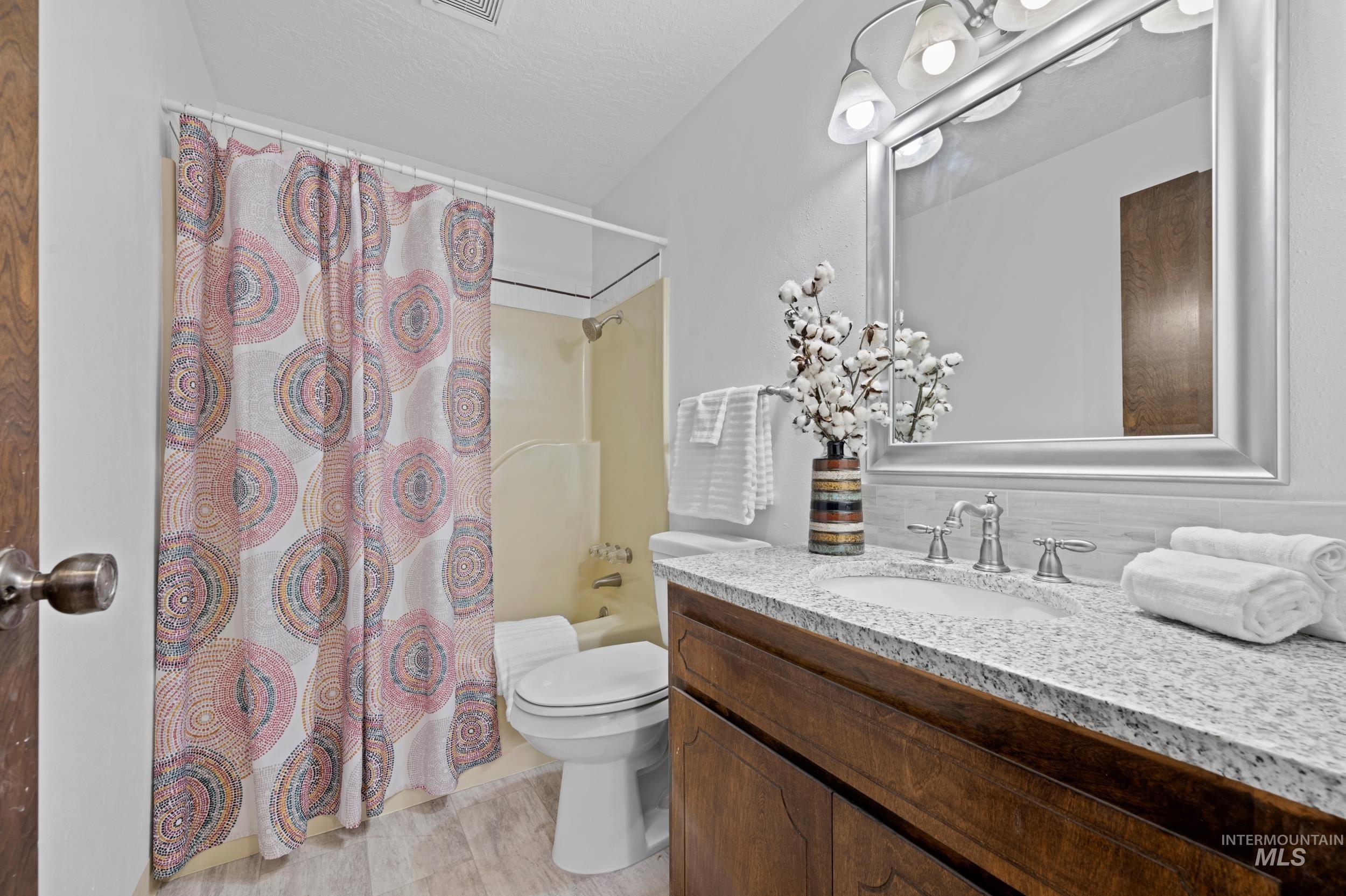 15698 Yoder Ave, Caldwell, Idaho 83607, 7 Bedrooms, 3.5 Bathrooms, Residential For Sale, Price $970,000,MLS 98963685