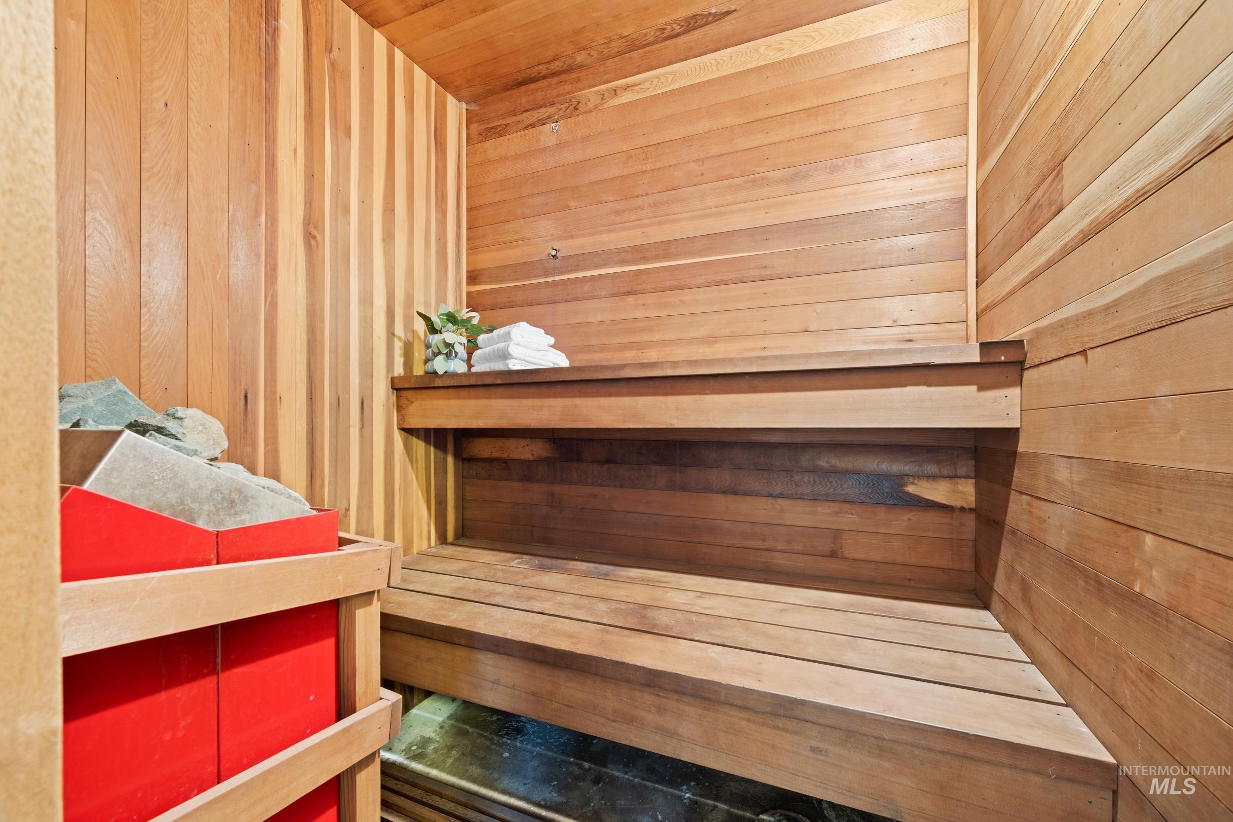 15698 Yoder Ave, Caldwell, Idaho 83607, 7 Bedrooms, 3.5 Bathrooms, Residential For Sale, Price $970,000,MLS 98963685