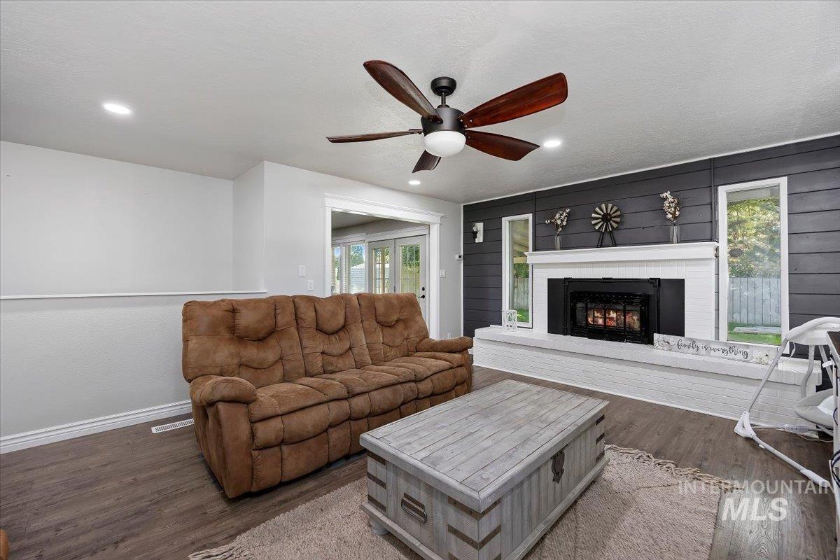 2522 Elizabeth Blvd, Twin Falls, Idaho 83301, 5 Bedrooms, 3 Bathrooms, Residential For Sale, Price $419,900,MLS 98963686