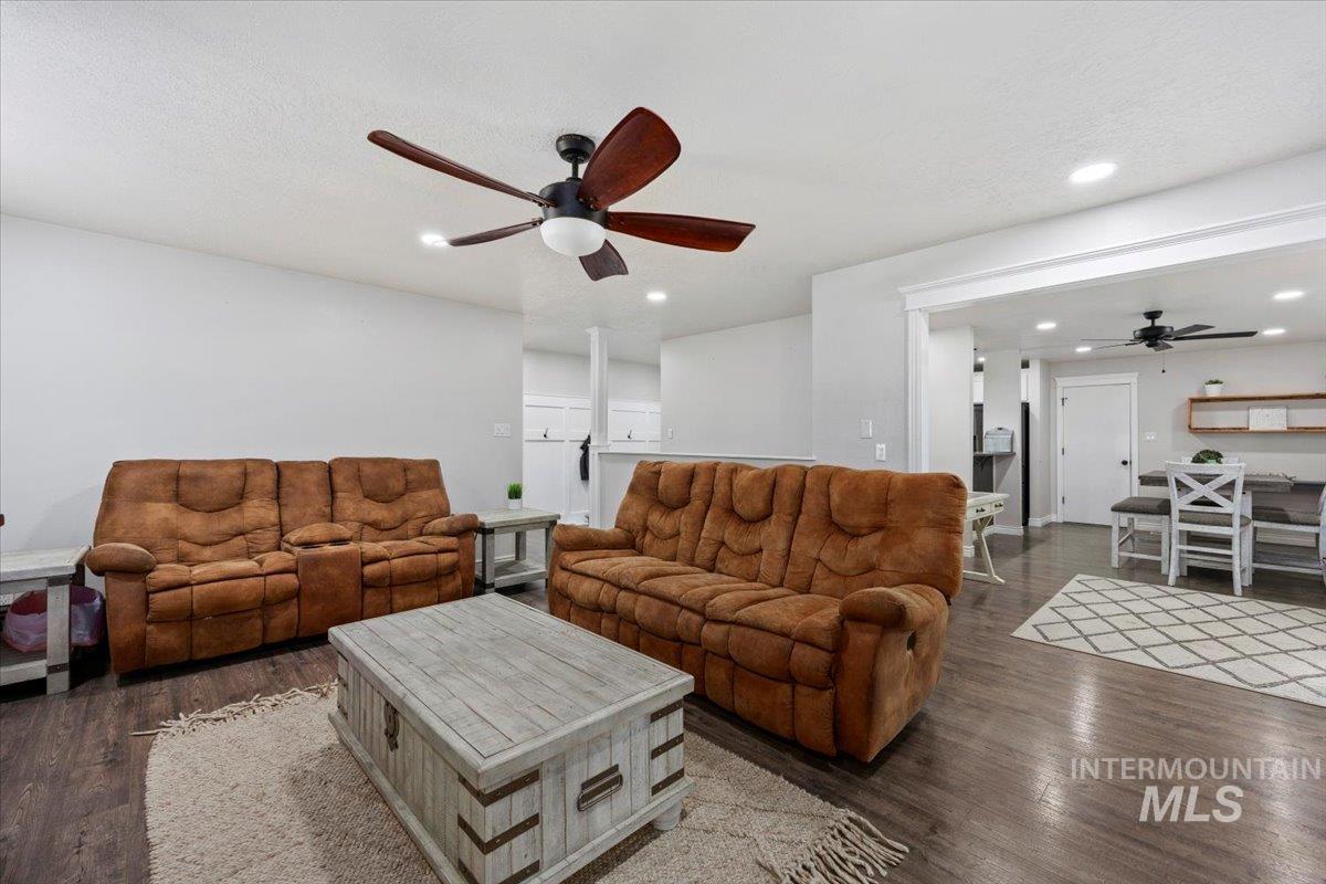 2522 Elizabeth Blvd, Twin Falls, Idaho 83301, 5 Bedrooms, 3 Bathrooms, Residential For Sale, Price $419,900,MLS 98963686