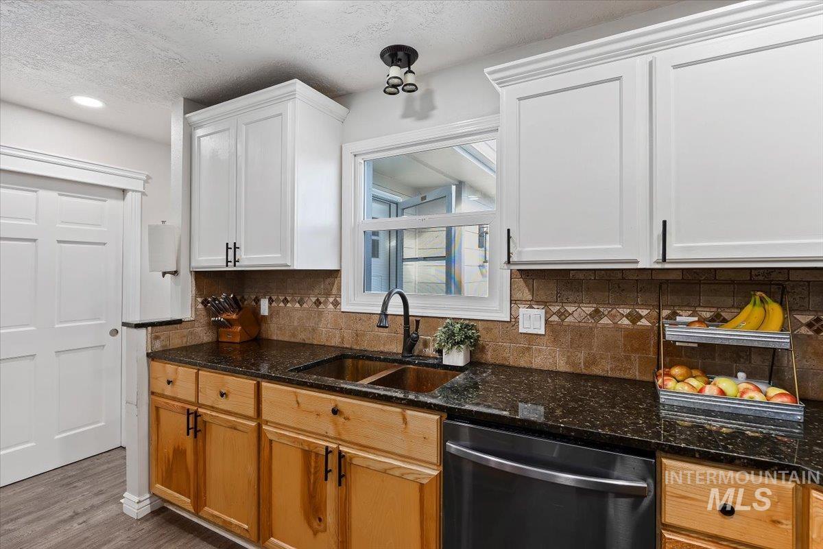 2522 Elizabeth Blvd, Twin Falls, Idaho 83301, 5 Bedrooms, 3 Bathrooms, Residential For Sale, Price $419,900,MLS 98963686