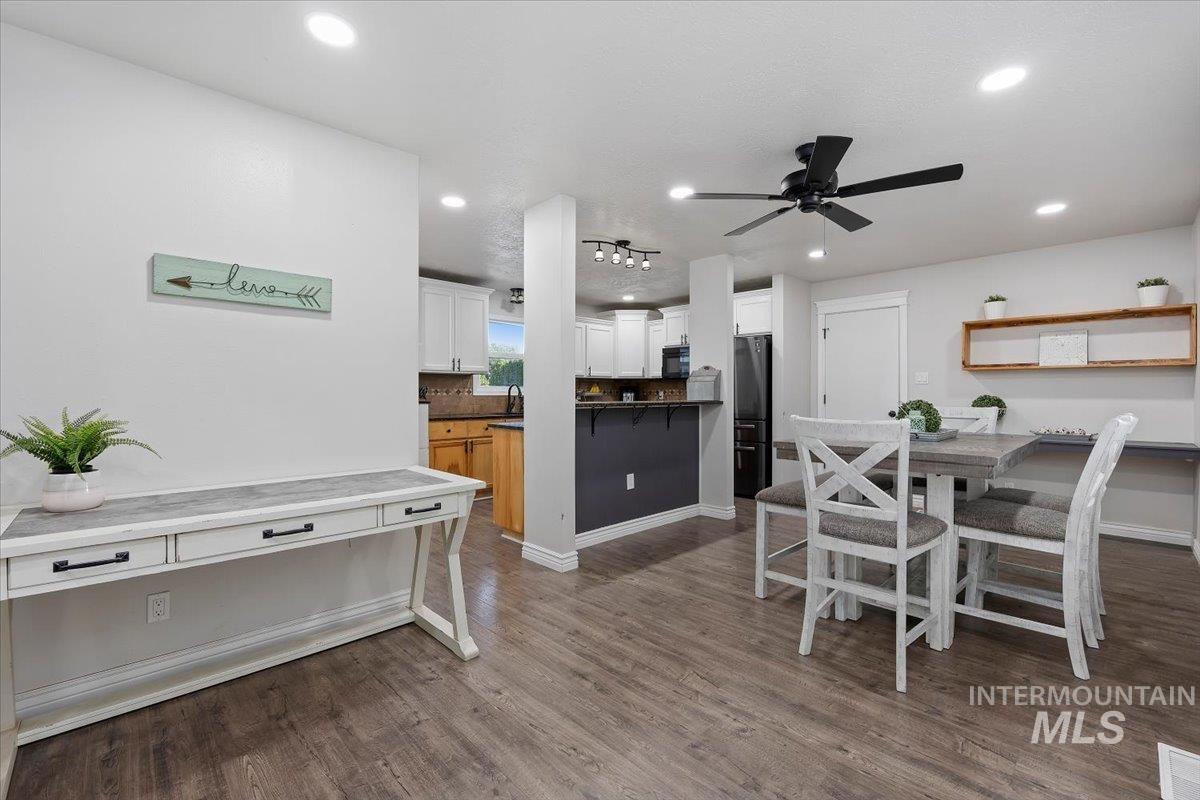 2522 Elizabeth Blvd, Twin Falls, Idaho 83301, 5 Bedrooms, 3 Bathrooms, Residential For Sale, Price $419,900,MLS 98963686