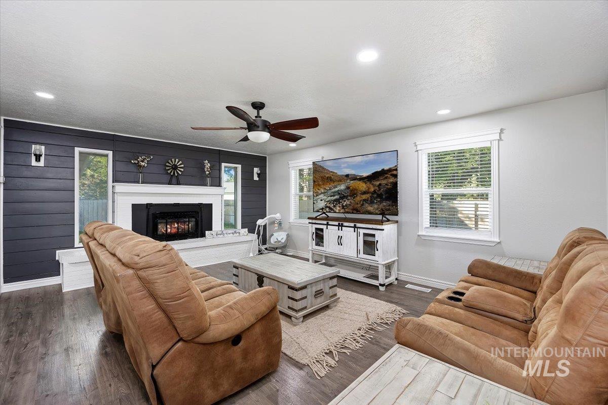 2522 Elizabeth Blvd, Twin Falls, Idaho 83301, 5 Bedrooms, 3 Bathrooms, Residential For Sale, Price $419,900,MLS 98963686