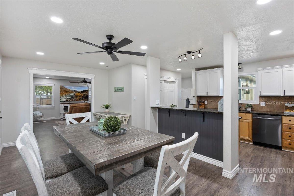 2522 Elizabeth Blvd, Twin Falls, Idaho 83301, 5 Bedrooms, 3 Bathrooms, Residential For Sale, Price $419,900,MLS 98963686