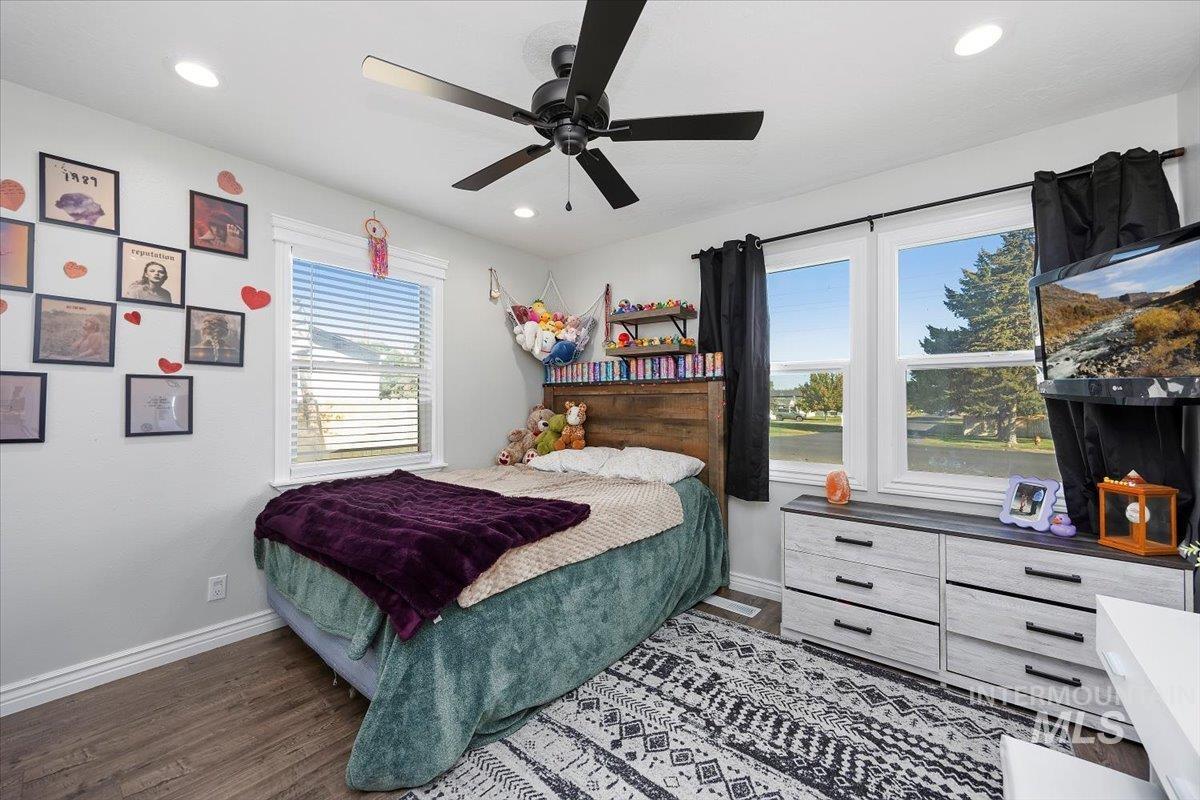 2522 Elizabeth Blvd, Twin Falls, Idaho 83301, 5 Bedrooms, 3 Bathrooms, Residential For Sale, Price $419,900,MLS 98963686