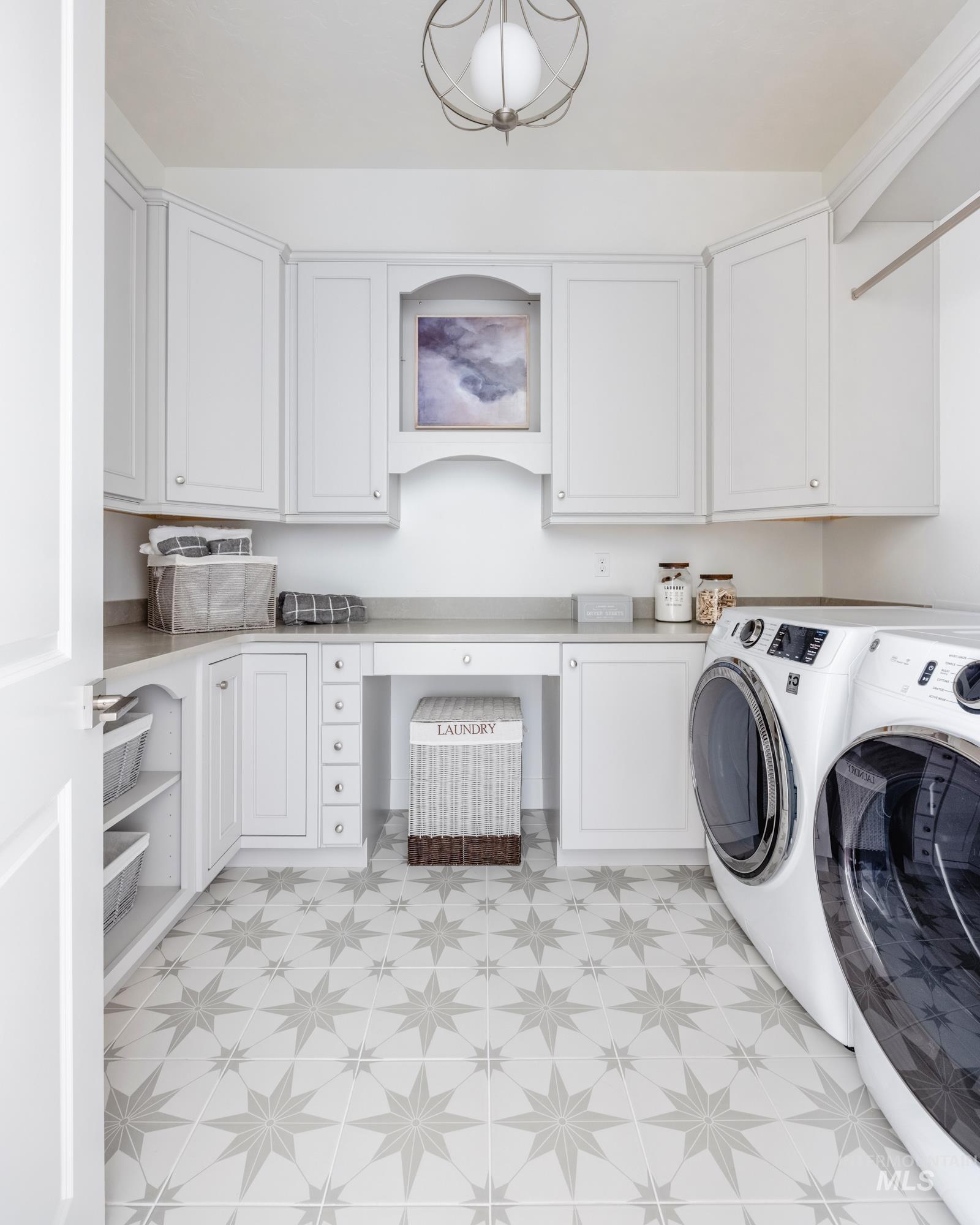 9823 W Delta Brook St, Star, Idaho 83669, 4 Bedrooms, 4.5 Bathrooms, Residential For Sale, Price $1,359,900,MLS 98963693