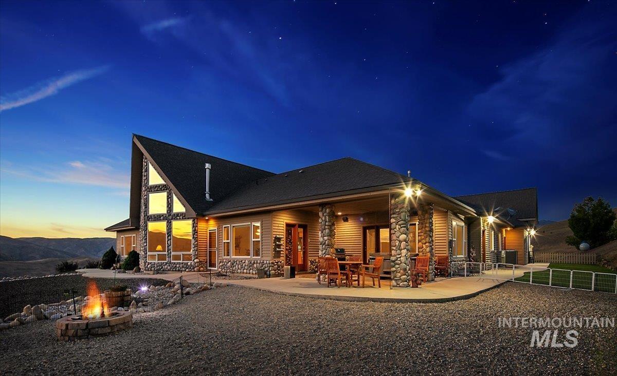 12 Coyote Point, Horseshoe Bend, Idaho 83629, 4 Bedrooms, 2.5 Bathrooms, Residential For Sale, Price $1,490,000,MLS 98963695