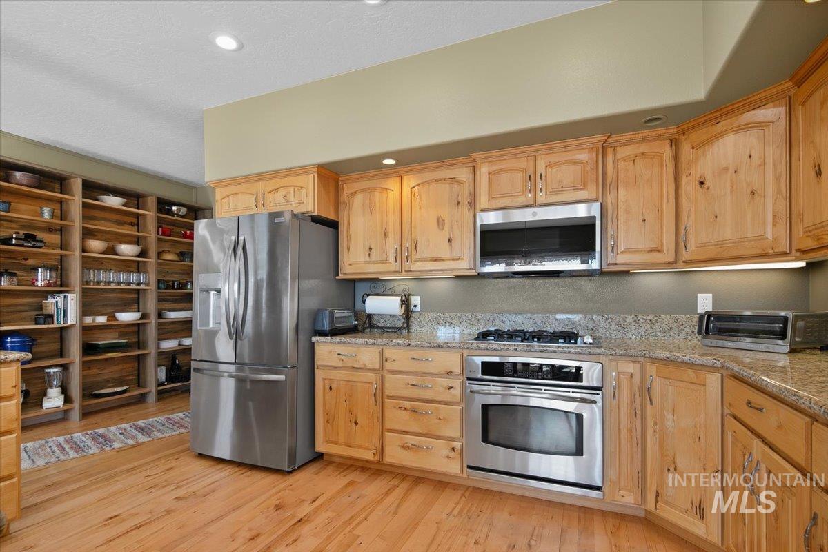 12 Coyote Point, Horseshoe Bend, Idaho 83629, 4 Bedrooms, 2.5 Bathrooms, Residential For Sale, Price $1,490,000,MLS 98963695