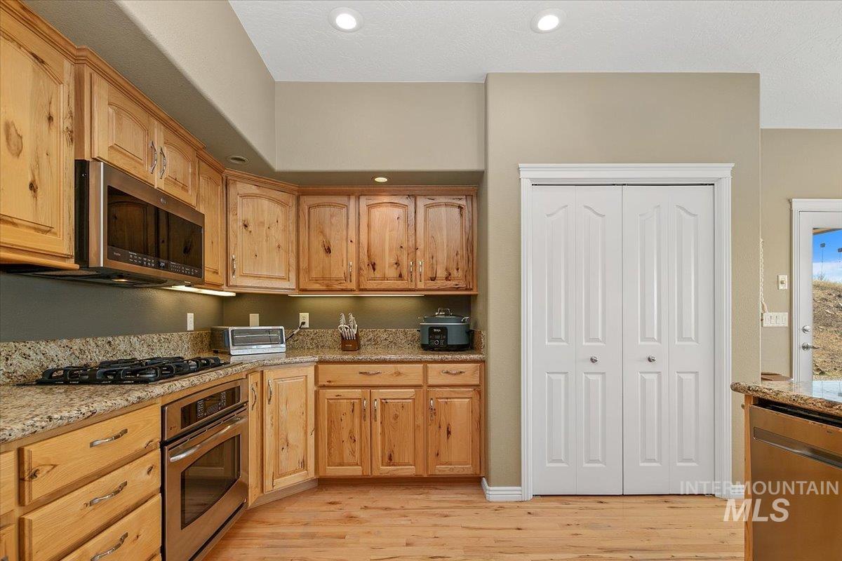 12 Coyote Point, Horseshoe Bend, Idaho 83629, 4 Bedrooms, 2.5 Bathrooms, Residential For Sale, Price $1,490,000,MLS 98963695