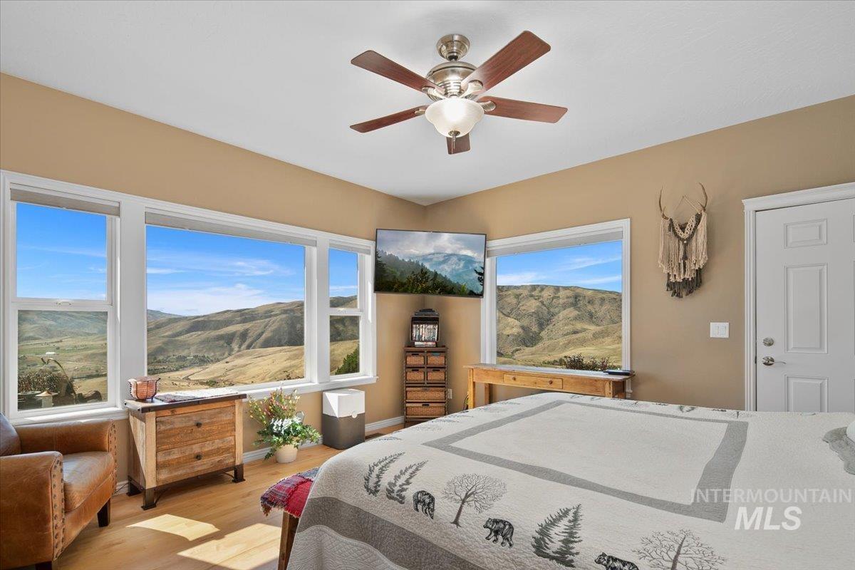 12 Coyote Point, Horseshoe Bend, Idaho 83629, 4 Bedrooms, 2.5 Bathrooms, Residential For Sale, Price $1,490,000,MLS 98963695