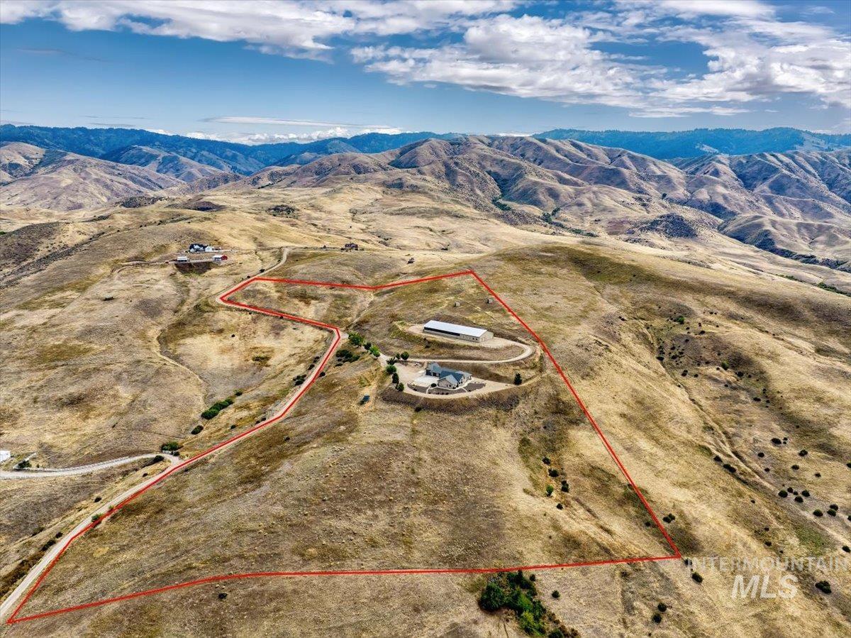 12 Coyote Point, Horseshoe Bend, Idaho 83629, 4 Bedrooms, 2.5 Bathrooms, Residential For Sale, Price $1,490,000,MLS 98963695