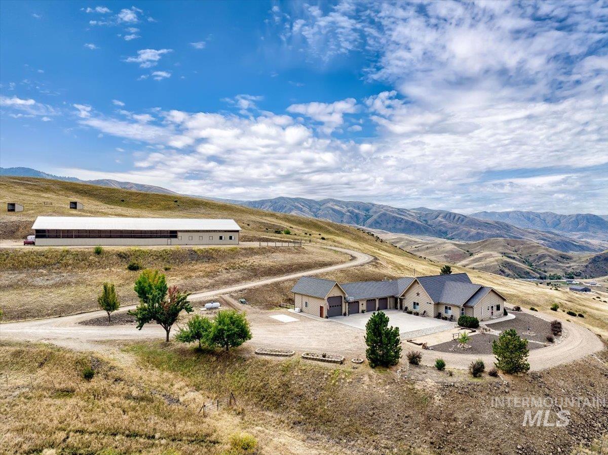 12 Coyote Point, Horseshoe Bend, Idaho 83629, 4 Bedrooms, 2.5 Bathrooms, Residential For Sale, Price $1,490,000,MLS 98963695