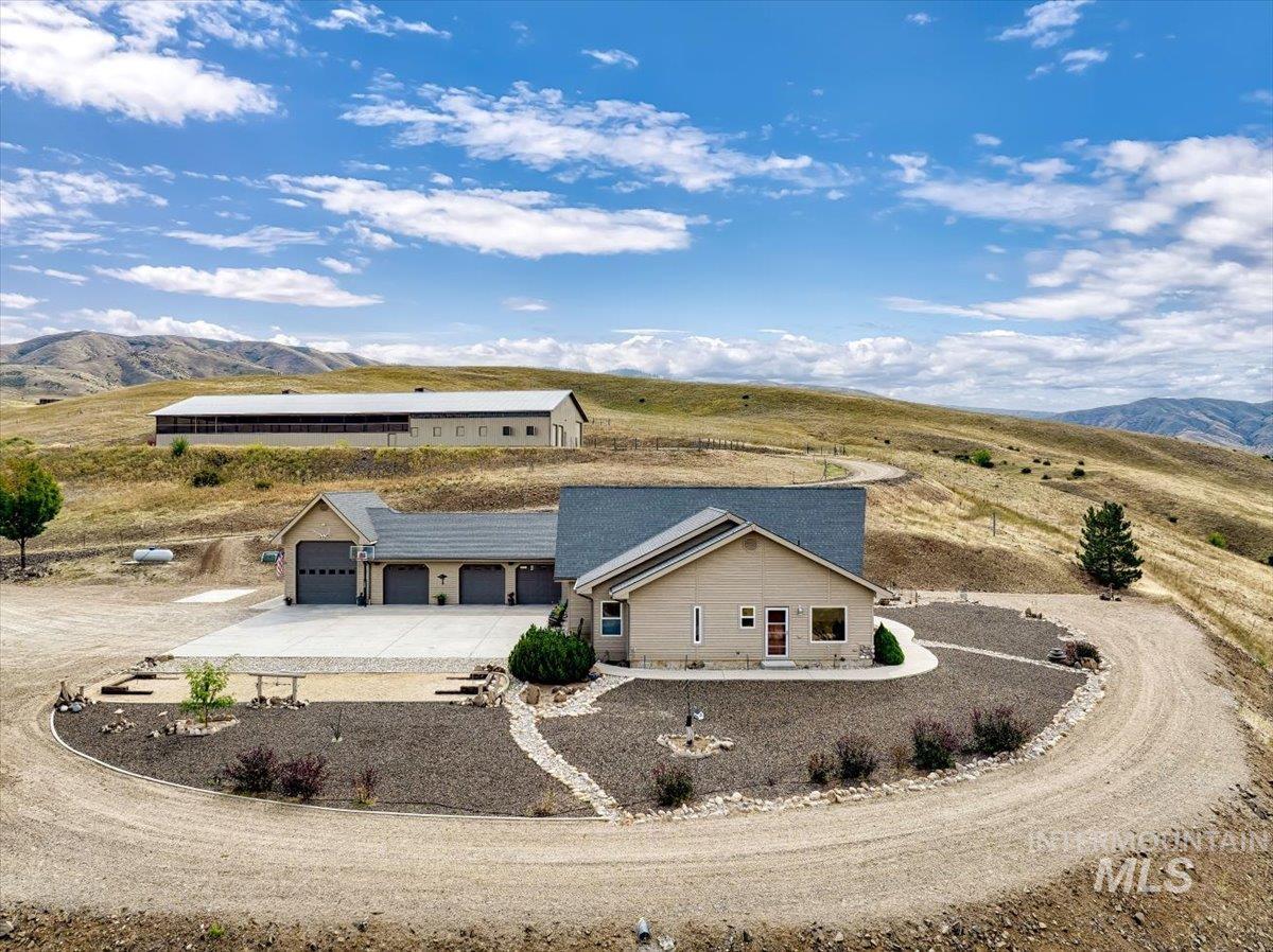 12 Coyote Point, Horseshoe Bend, Idaho 83629, 4 Bedrooms, 2.5 Bathrooms, Residential For Sale, Price $1,490,000,MLS 98963695