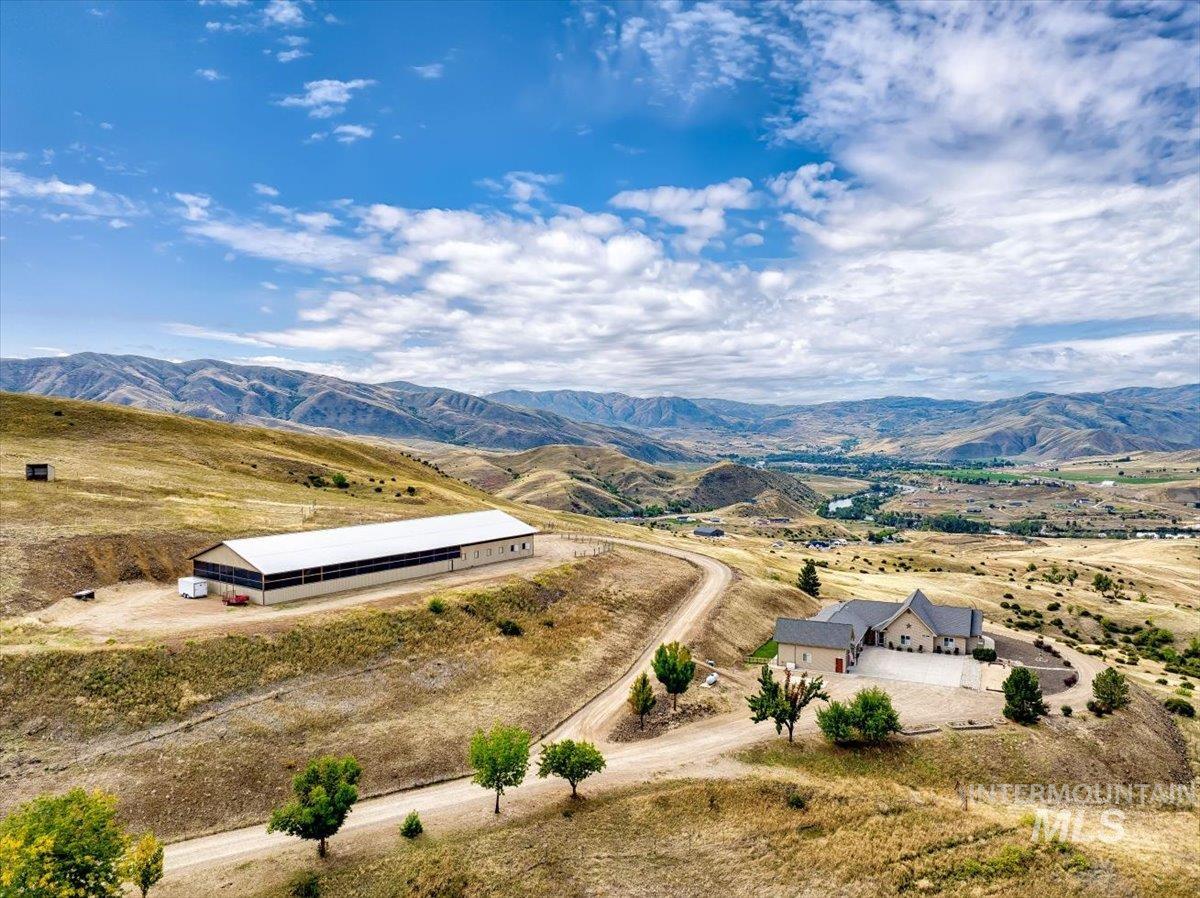 12 Coyote Point, Horseshoe Bend, Idaho 83629, 4 Bedrooms, 2.5 Bathrooms, Residential For Sale, Price $1,490,000,MLS 98963695