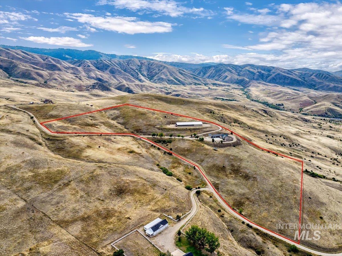 12 Coyote Point, Horseshoe Bend, Idaho 83629, 4 Bedrooms, 2.5 Bathrooms, Residential For Sale, Price $1,490,000,MLS 98963695