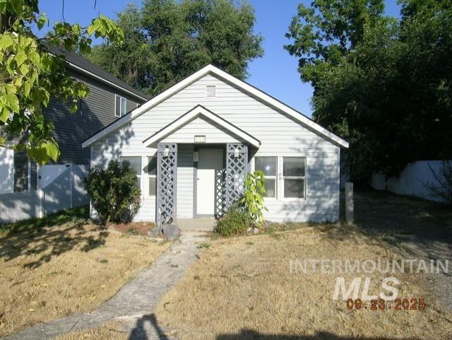 519 20th Ave N, Nampa, Idaho 83687, 2 Bedrooms, 1 Bathroom, Residential For Sale, Price $207,900,MLS 98963700