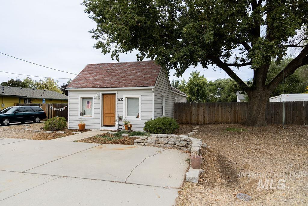 5420 W Targee, Boise, Idaho 83705, 2 Bedrooms, 1 Bathroom, Residential For Sale, Price $420,000,MLS 98963709