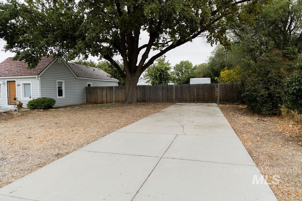 5420 W Targee, Boise, Idaho 83705, 2 Bedrooms, 1 Bathroom, Residential For Sale, Price $420,000,MLS 98963709