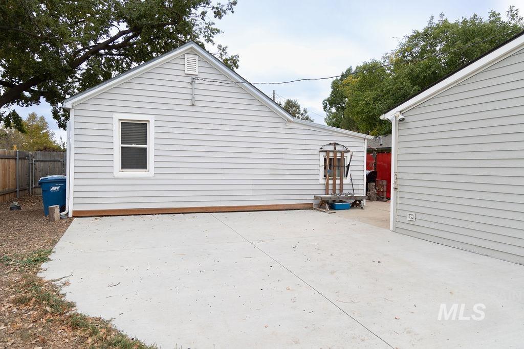 5420 W Targee, Boise, Idaho 83705, 2 Bedrooms, 1 Bathroom, Residential For Sale, Price $420,000,MLS 98963709